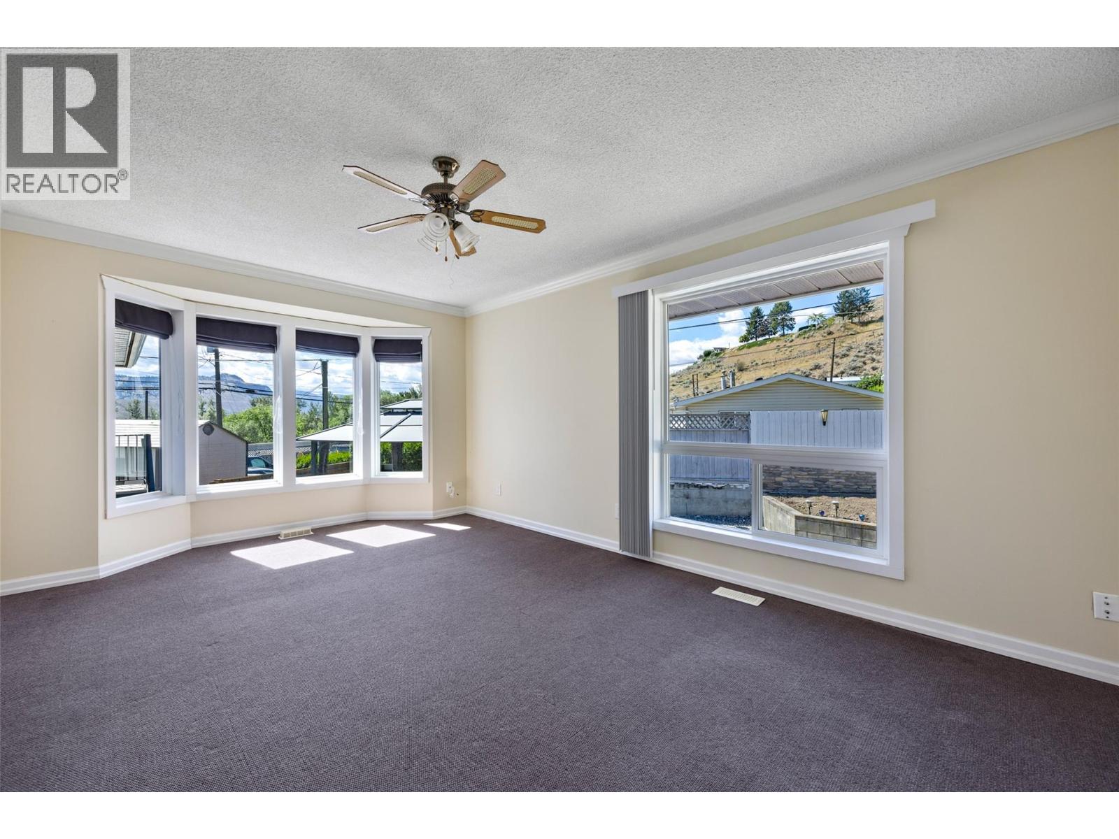 2402 Parkview Drive, Kamloops, British Columbia  V2B 7J1 - Photo 16 - 10393673