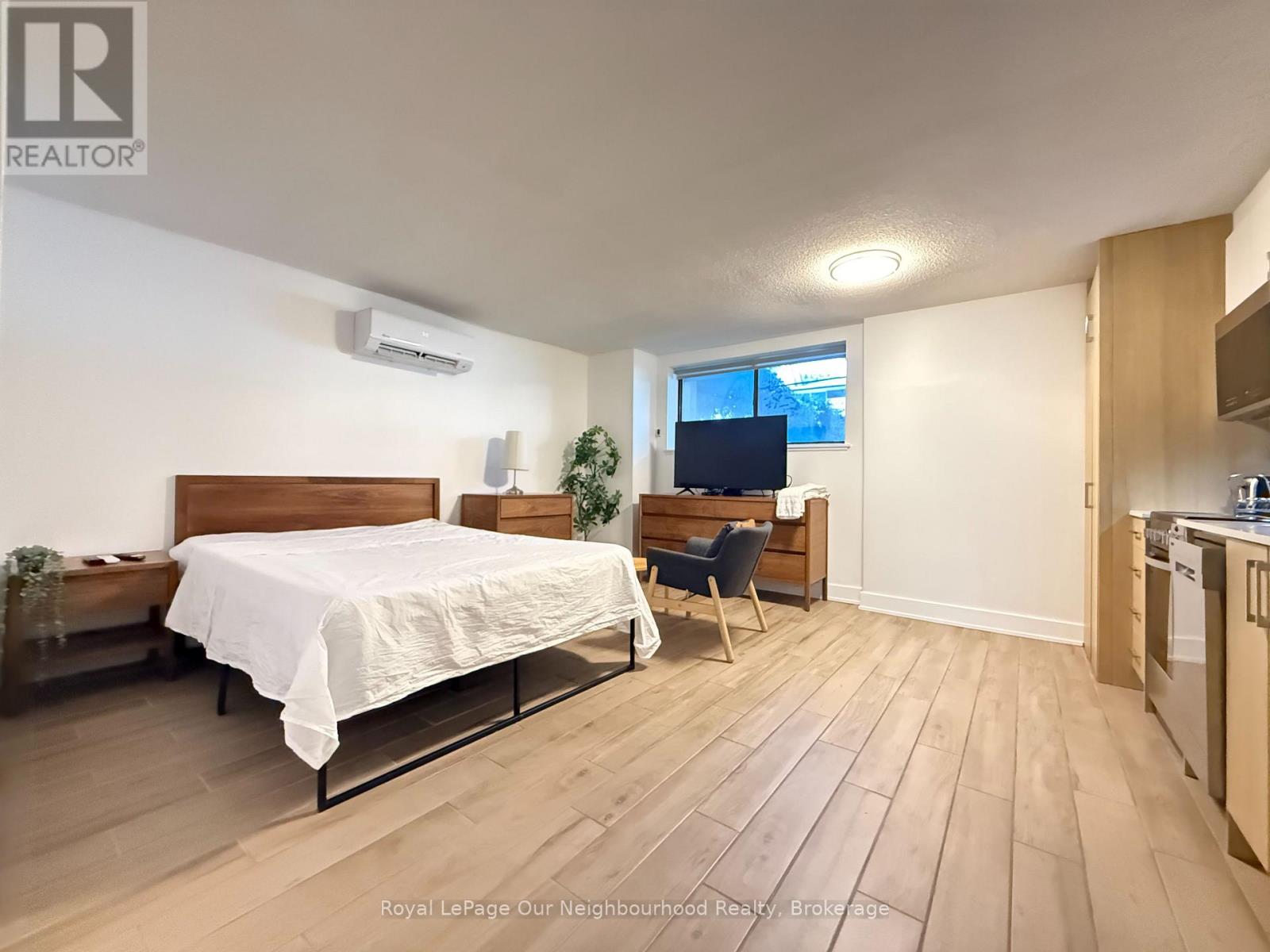 104 - 160 Dowling Avenue, Toronto (South Parkdale), Ontario  M6K 3A6 - Photo 3 - W13558368
