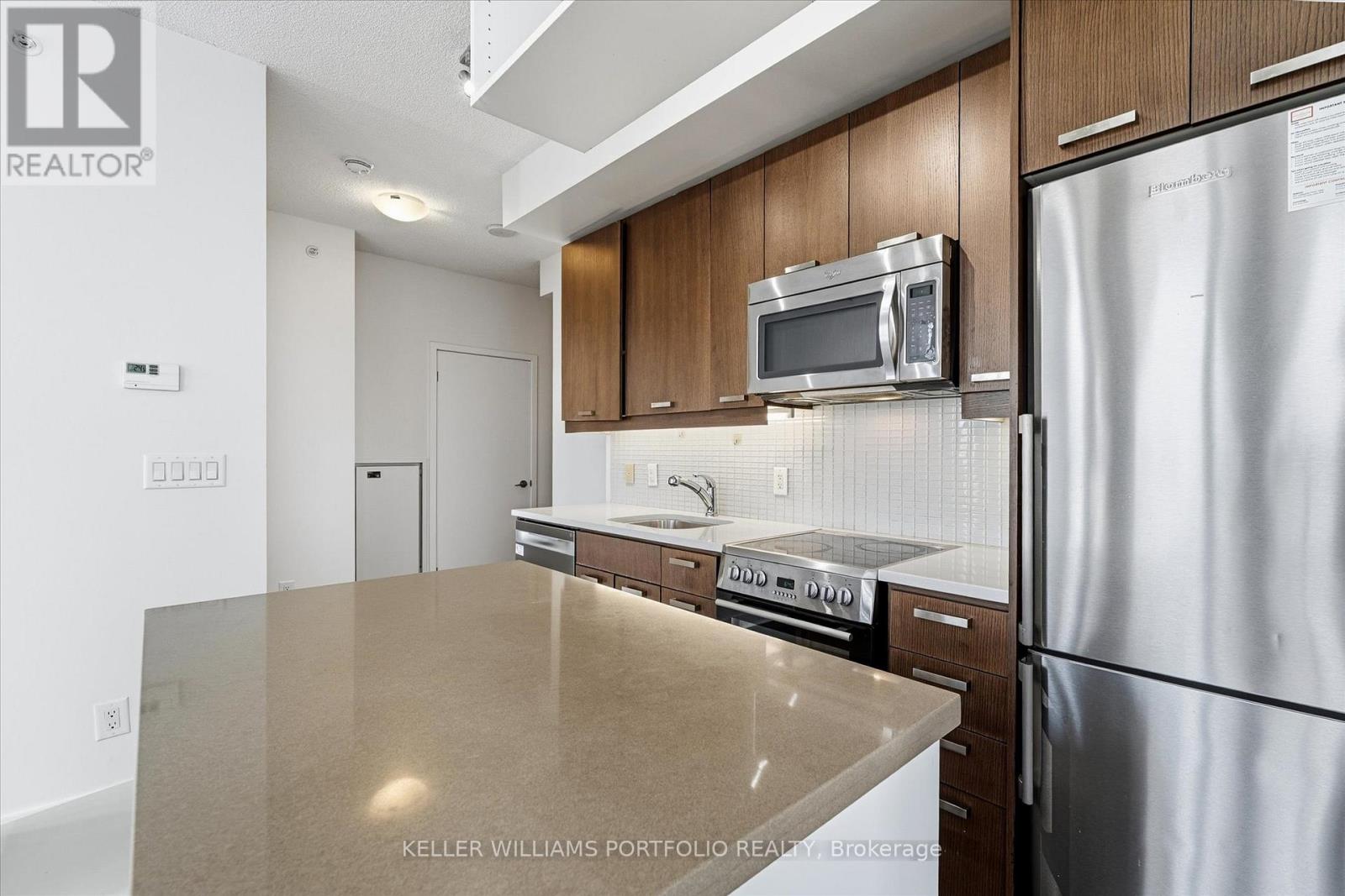 2402 - 295 Adelaide Street W, Toronto, Ontario M5V 0L4 - Photo 13 - C13558252