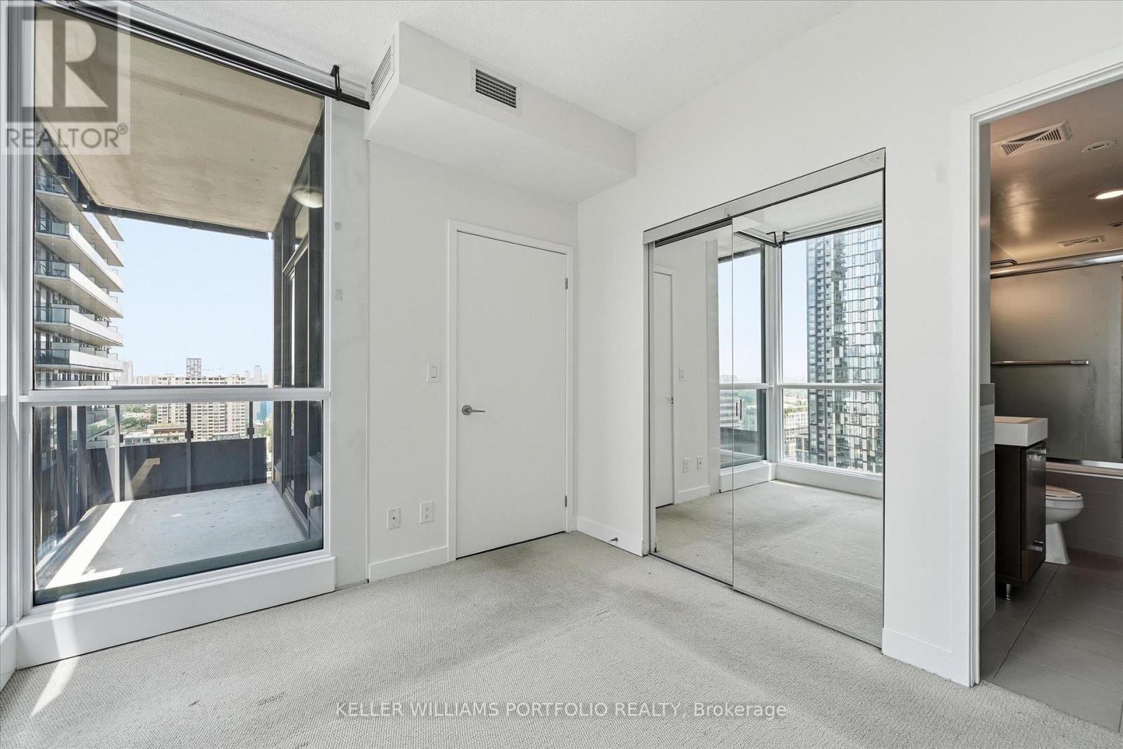 2402 - 295 Adelaide Street W, Toronto, Ontario M5V 0L4 - Photo 19 - C13558252