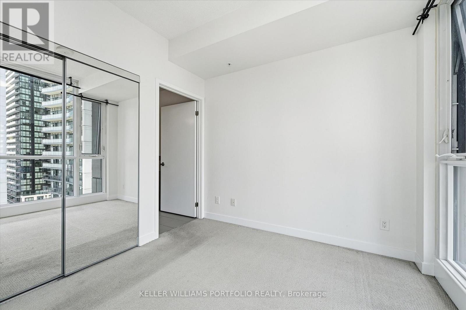 2402 - 295 Adelaide Street W, Toronto, Ontario M5V 0L4 - Photo 20 - C13558252