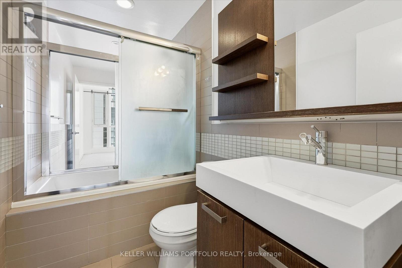 2402 - 295 Adelaide Street W, Toronto, Ontario M5V 0L4 - Photo 21 - C13558252