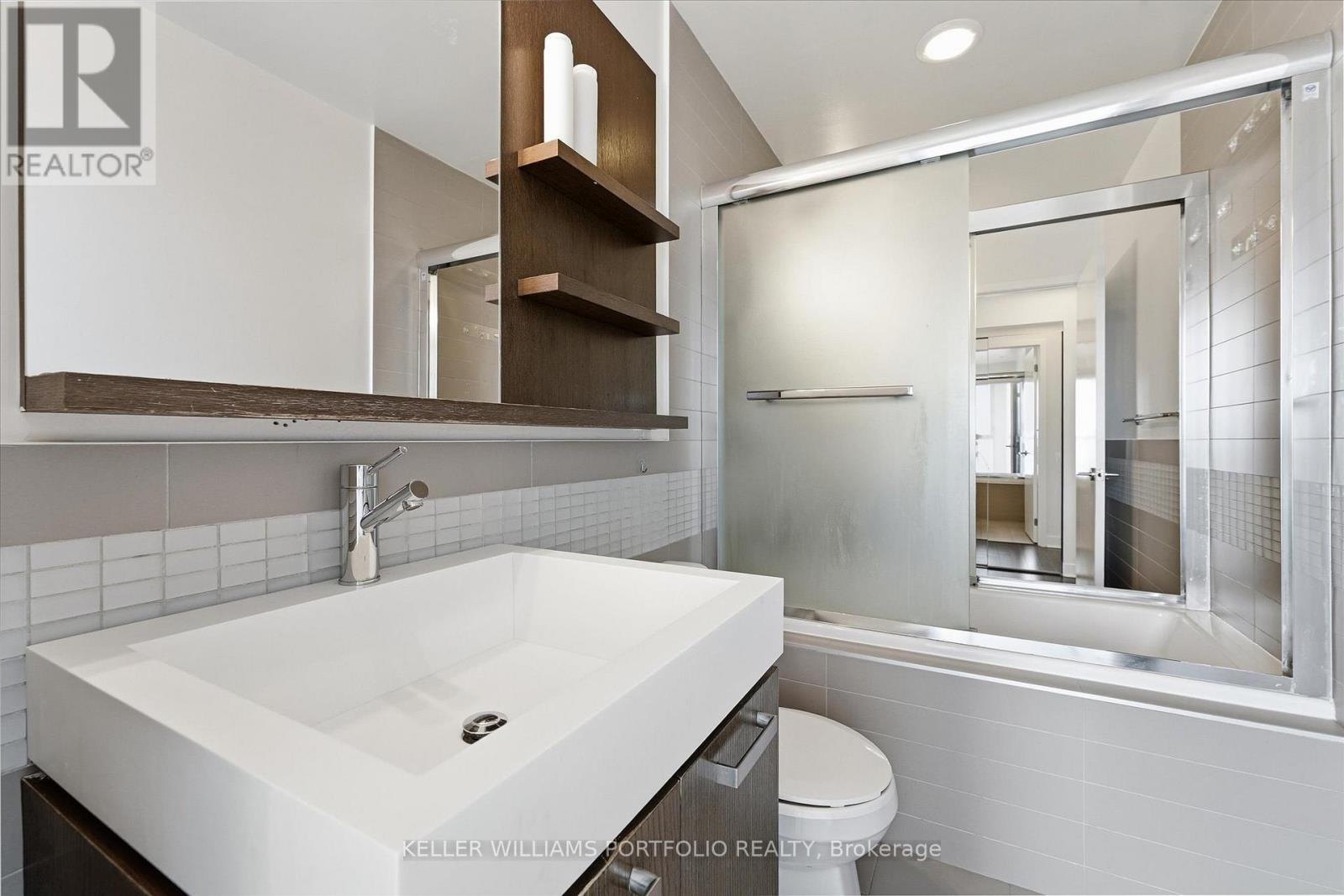 2402 - 295 Adelaide Street W, Toronto, Ontario M5V 0L4 - Photo 22 - C13558252