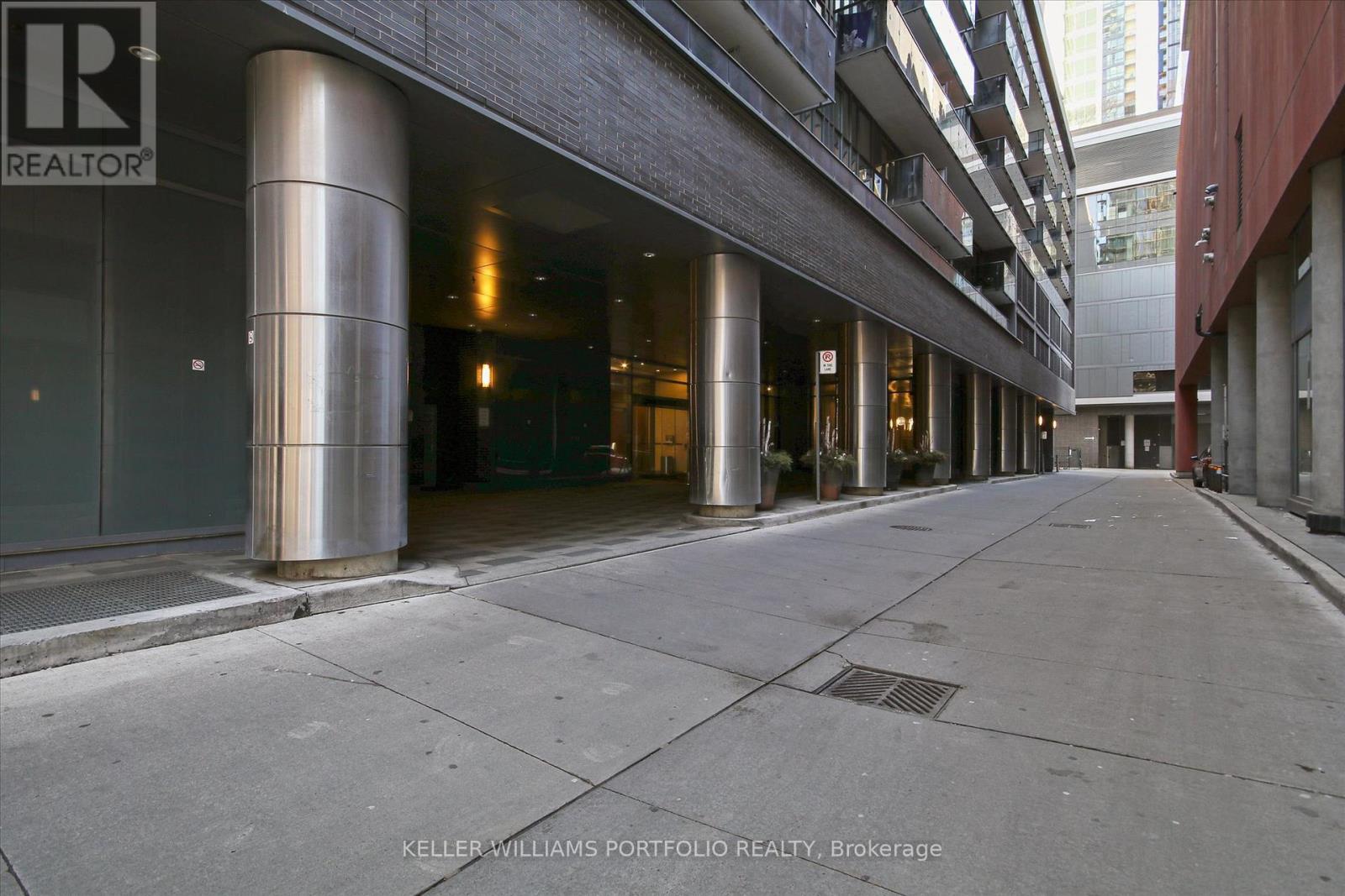 2402 - 295 Adelaide Street W, Toronto, Ontario M5V 0L4 - Photo 29 - C13558252