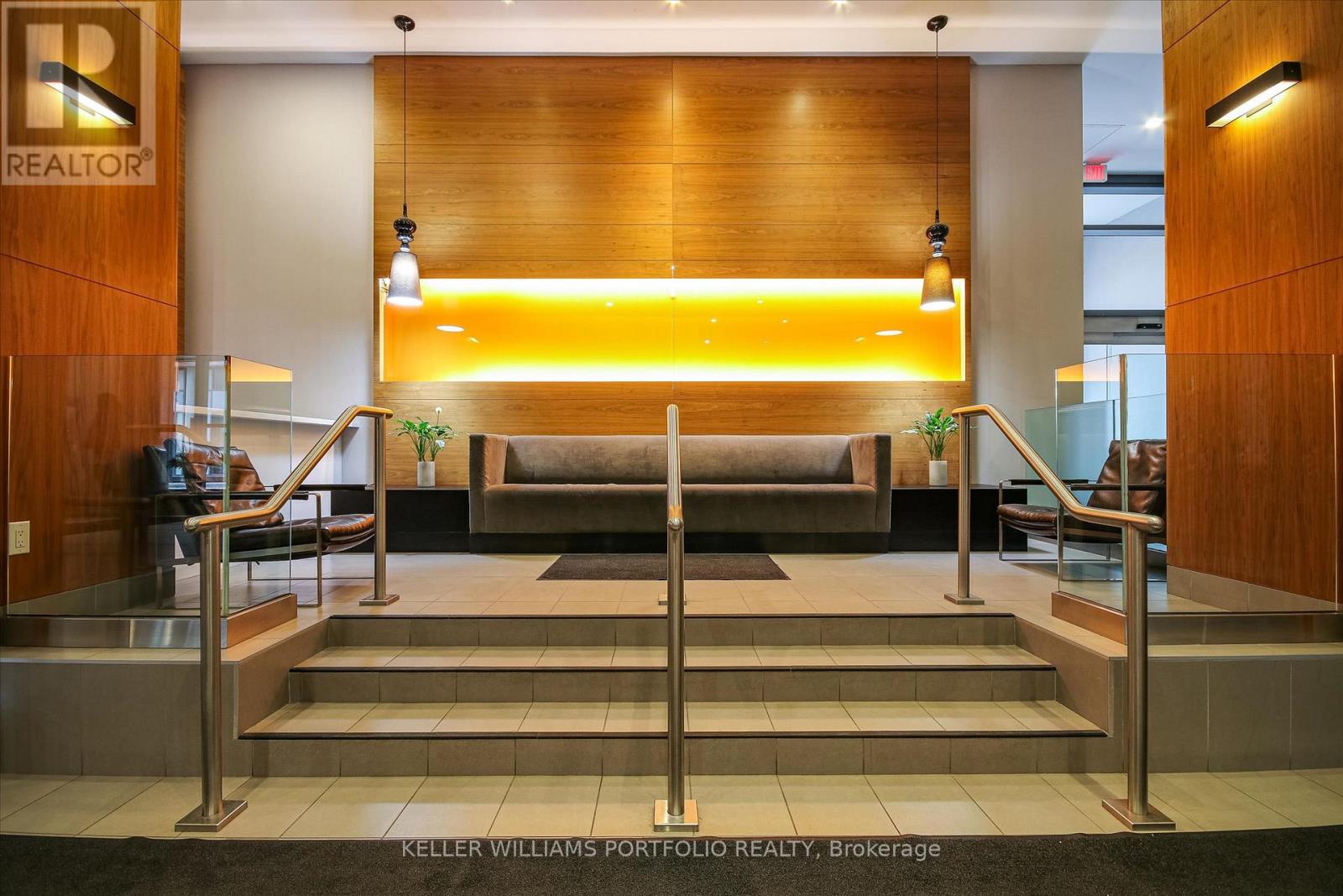 2402 - 295 Adelaide Street W, Toronto, Ontario M5V 0L4 - Photo 3 - C13558252