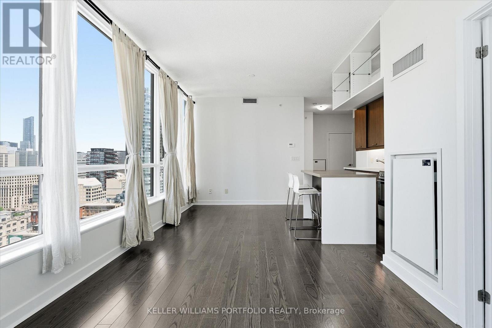 2402 - 295 Adelaide Street W, Toronto, Ontario M5V 0L4 - Photo 9 - C13558252
