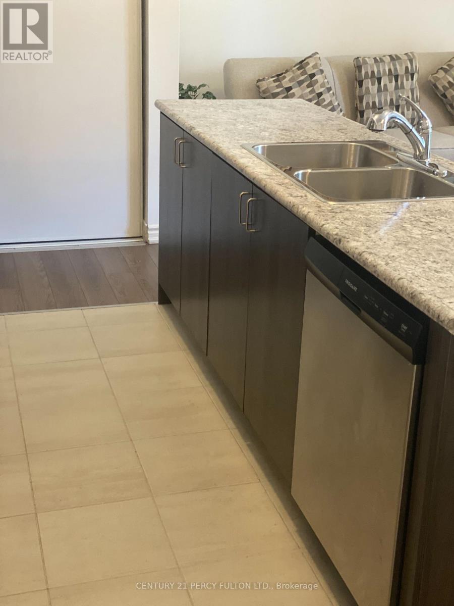 1770 Rex Heath Drive, Pickering, Ontario  L1X 0E6 - Photo 6 - E13558276