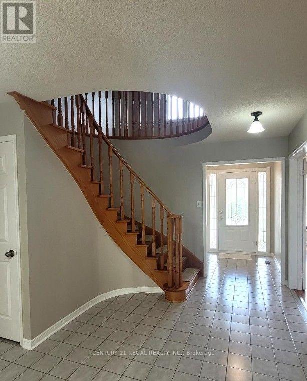 41 Keffer Circle, Newmarket, Ontario  L3X 1R7 - Photo 2 - N13558380