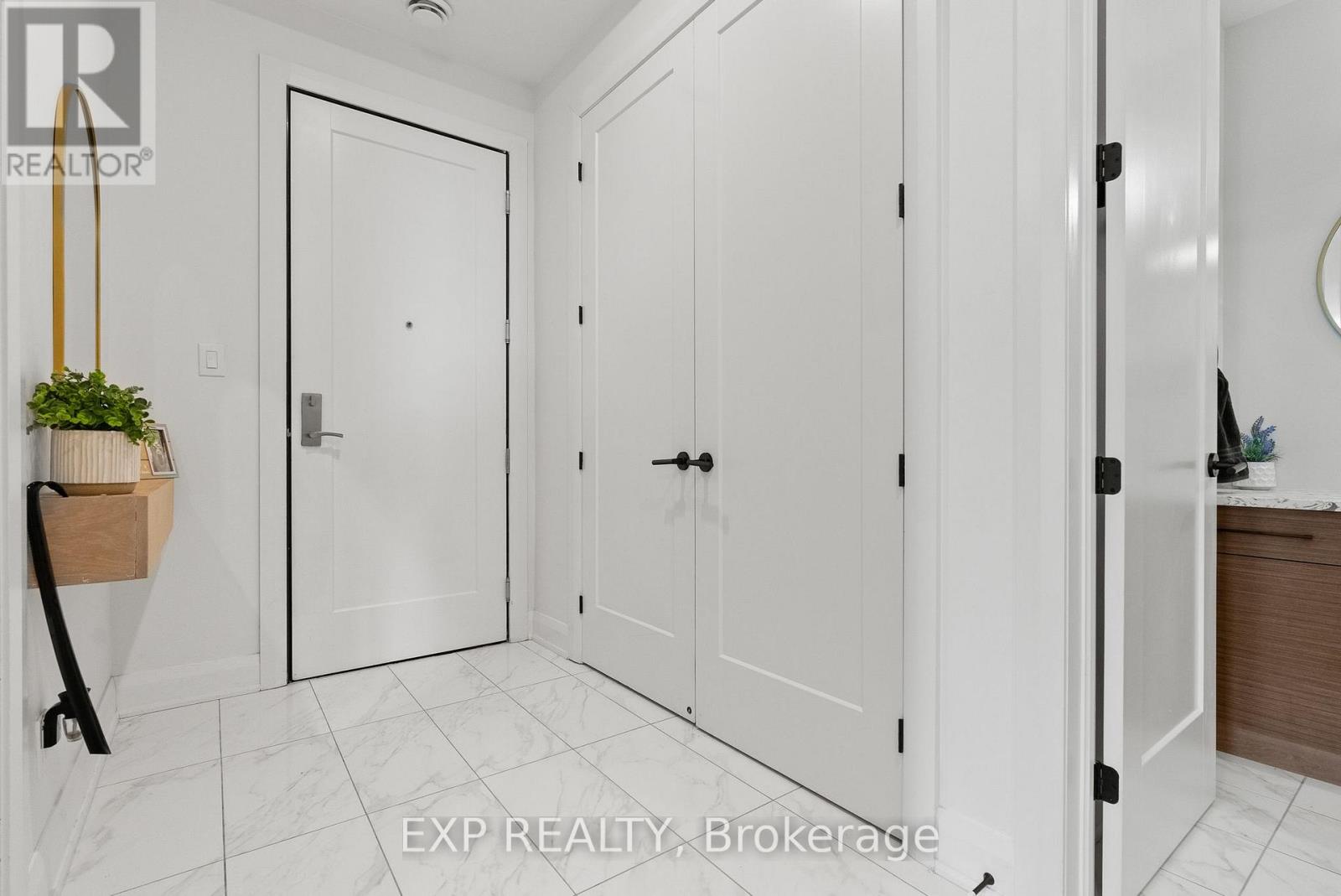 301 - 100 Cortile Private, Ottawa, Ontario K1V 2S8 - Photo 4 - X13558244