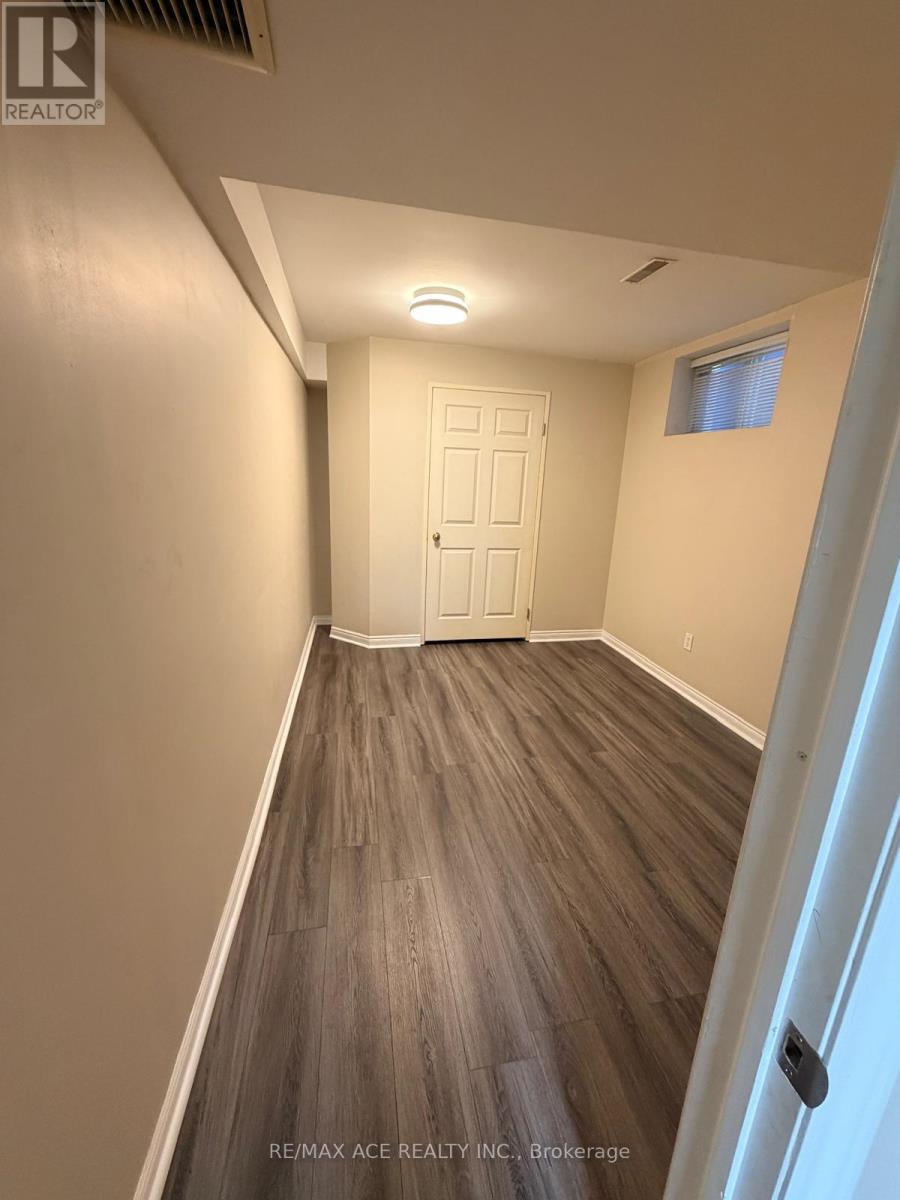 Bsmt - 392 East Avenue, Toronto, Ontario  M1C 2W6 - Photo 6 - E13553586
