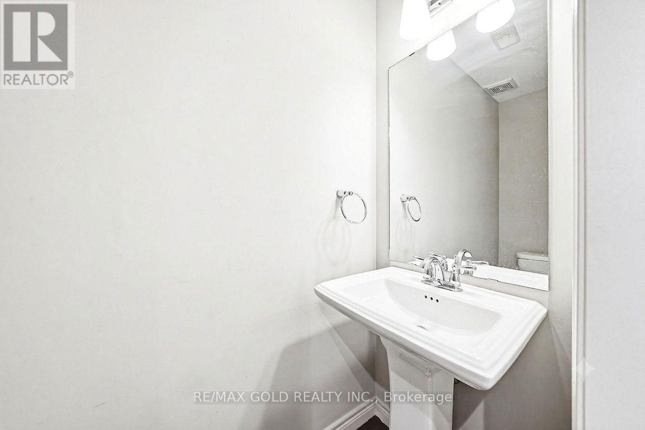 4 Bird Lane, Hamilton, Ontario  L9G 0G7 - Photo 3 - X13558306