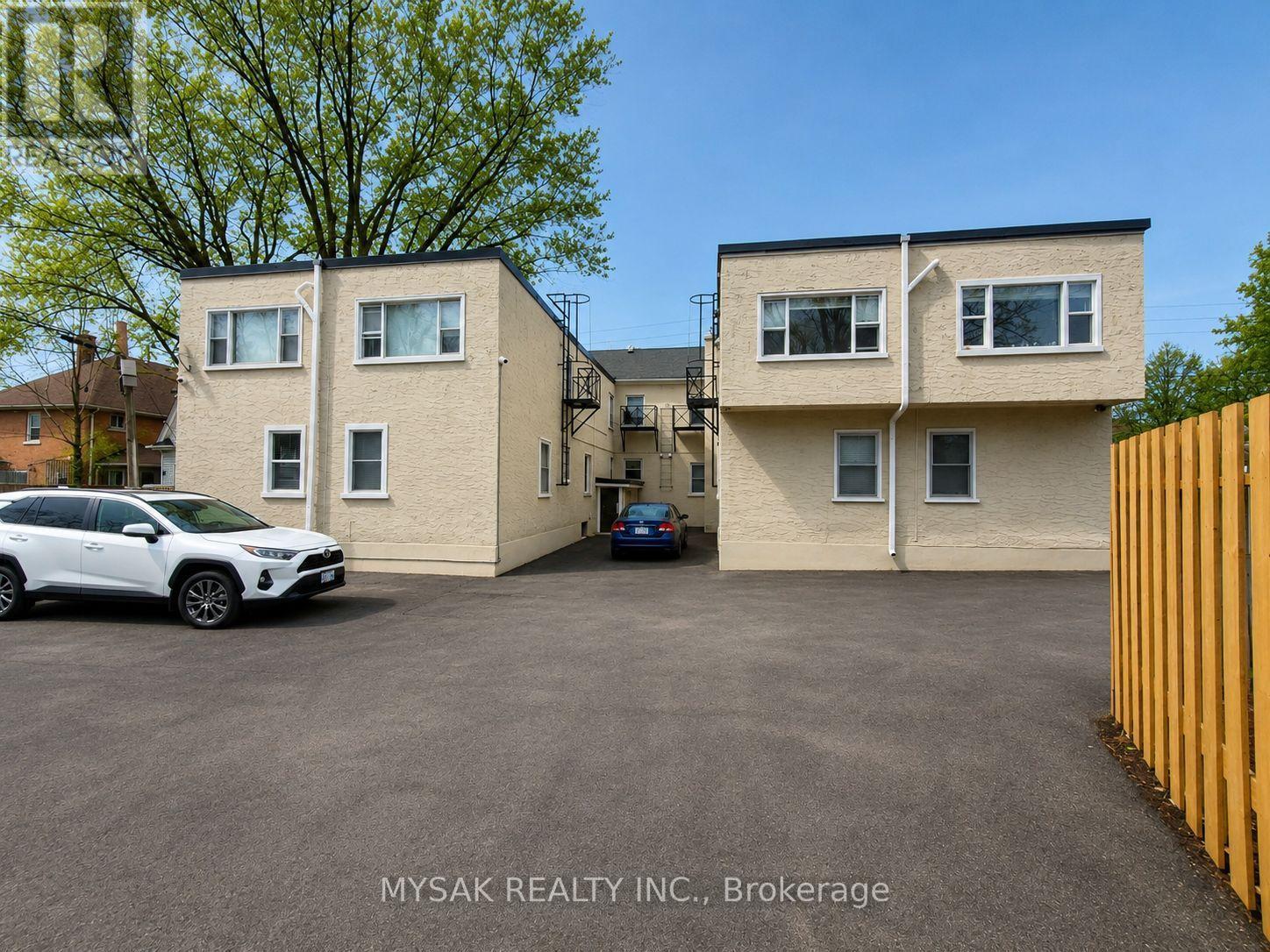 32-36 Welland Avenue, St. Catharines, Ontario  L2R 2M3 - Photo 2 - X13558406