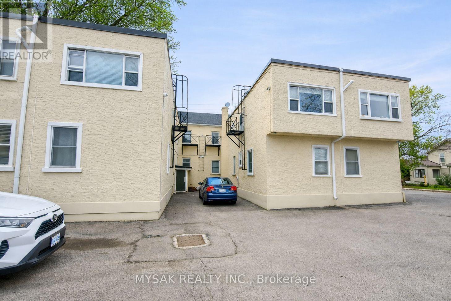 32-36 Welland Avenue, St. Catharines, Ontario  L2R 2M3 - Photo 3 - X13558406