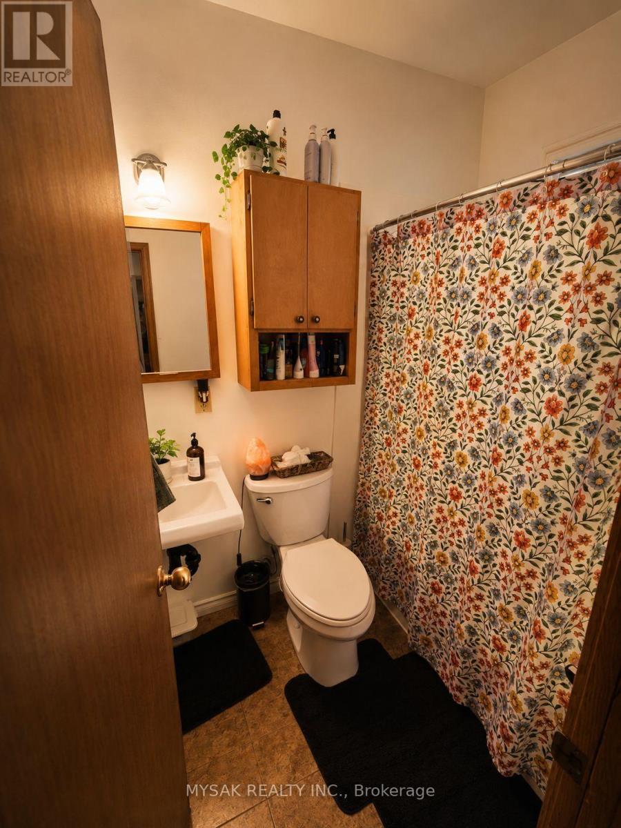 32-36 Welland Avenue, St. Catharines, Ontario  L2R 2M3 - Photo 5 - X13558406