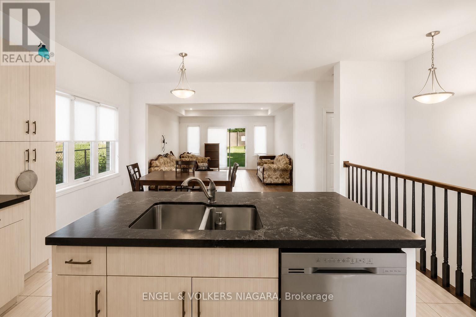117 Juneberry Road, Thorold, Ontario  L2V 0H8 - Photo 9 - X13554410