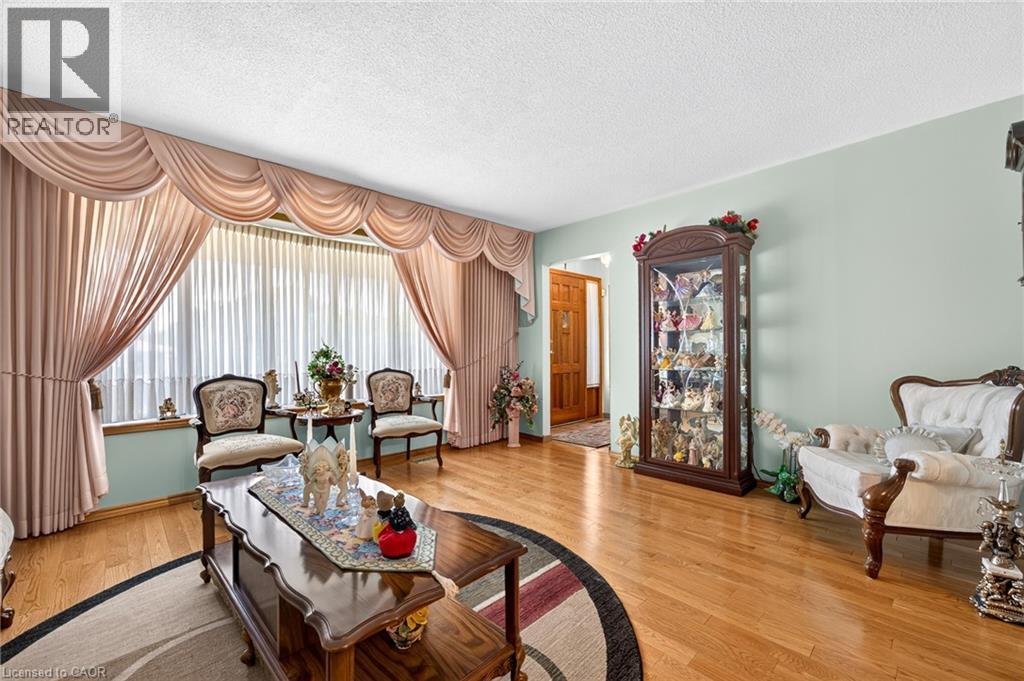 11 Fassett Avenue, Hamilton, Ontario  L9C 4E6 - Photo 6 - 40847159