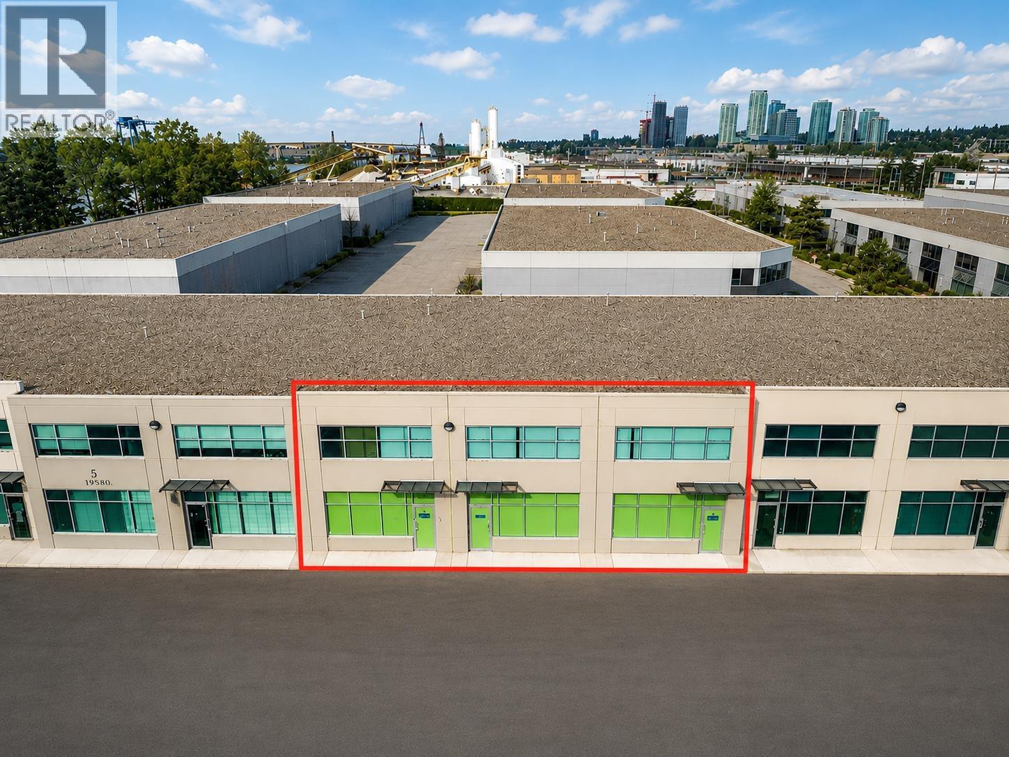 122-124 408 E KENT AVENUE SOUTH