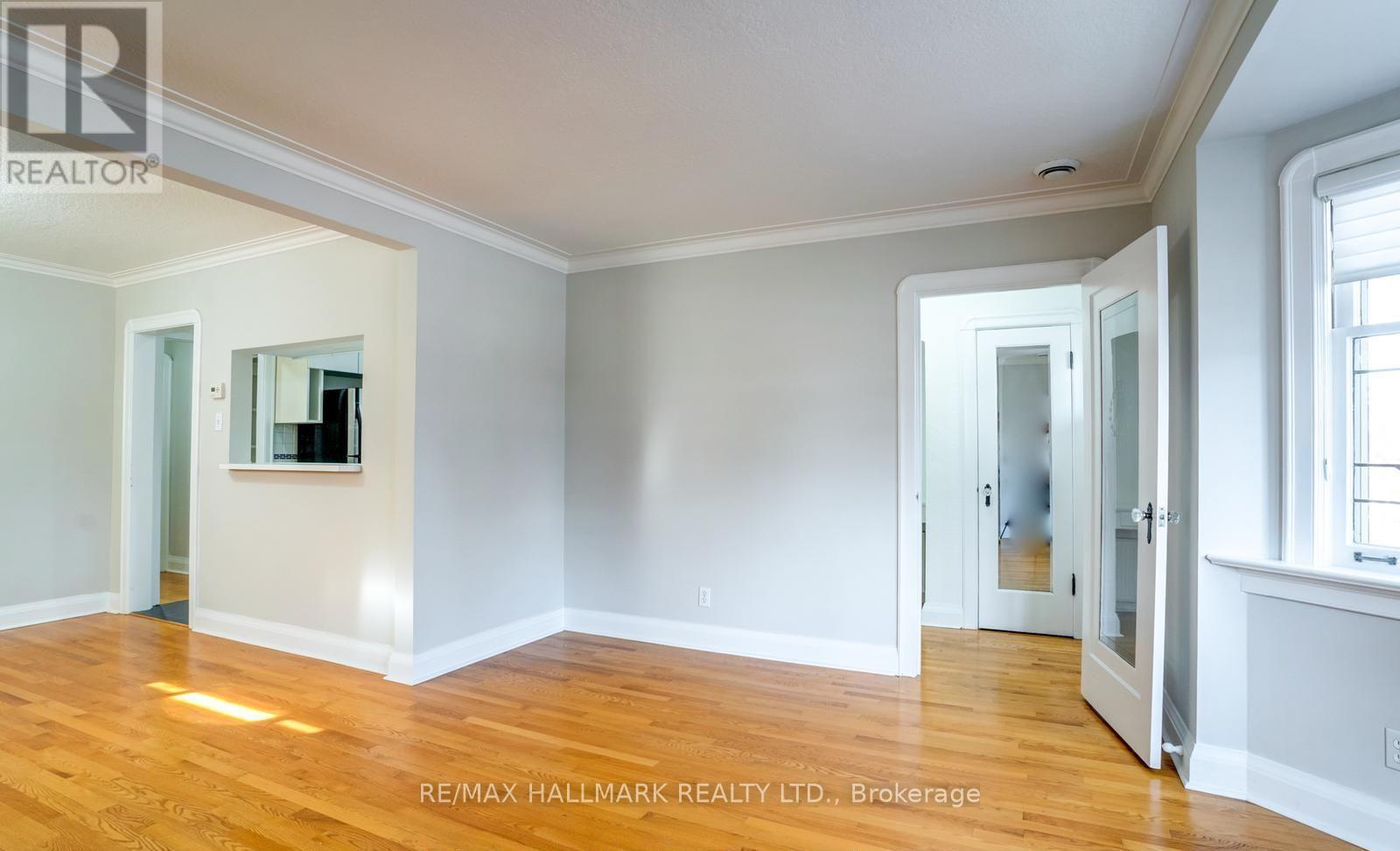 62 Lankin Boulevard, Toronto, Ontario  M4J 4X1 - Photo 6 - E13558086
