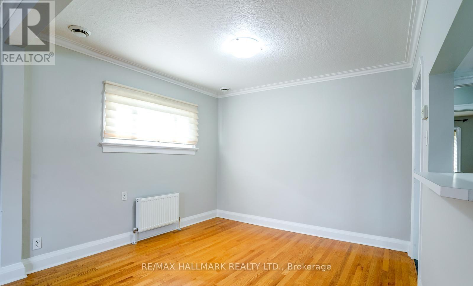 62 Lankin Boulevard, Toronto, Ontario  M4J 4X1 - Photo 8 - E13558086