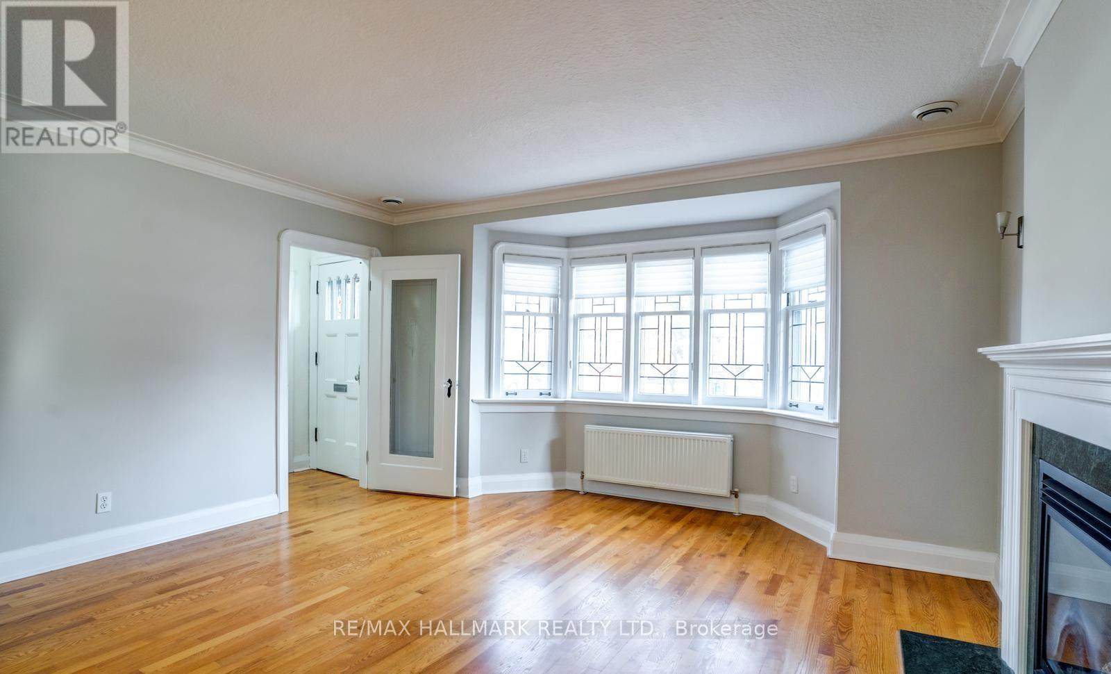 62 Lankin Boulevard, Toronto, Ontario  M4J 4X1 - Photo 5 - E13558086