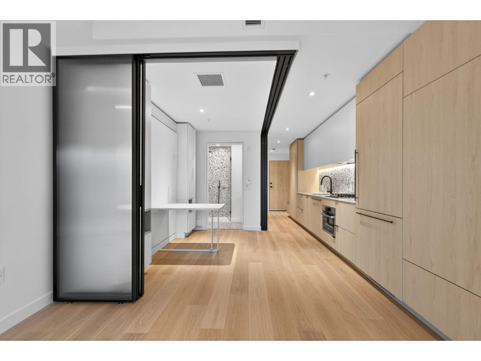 424 2471 ST. GEORGE STREET, Vancouver