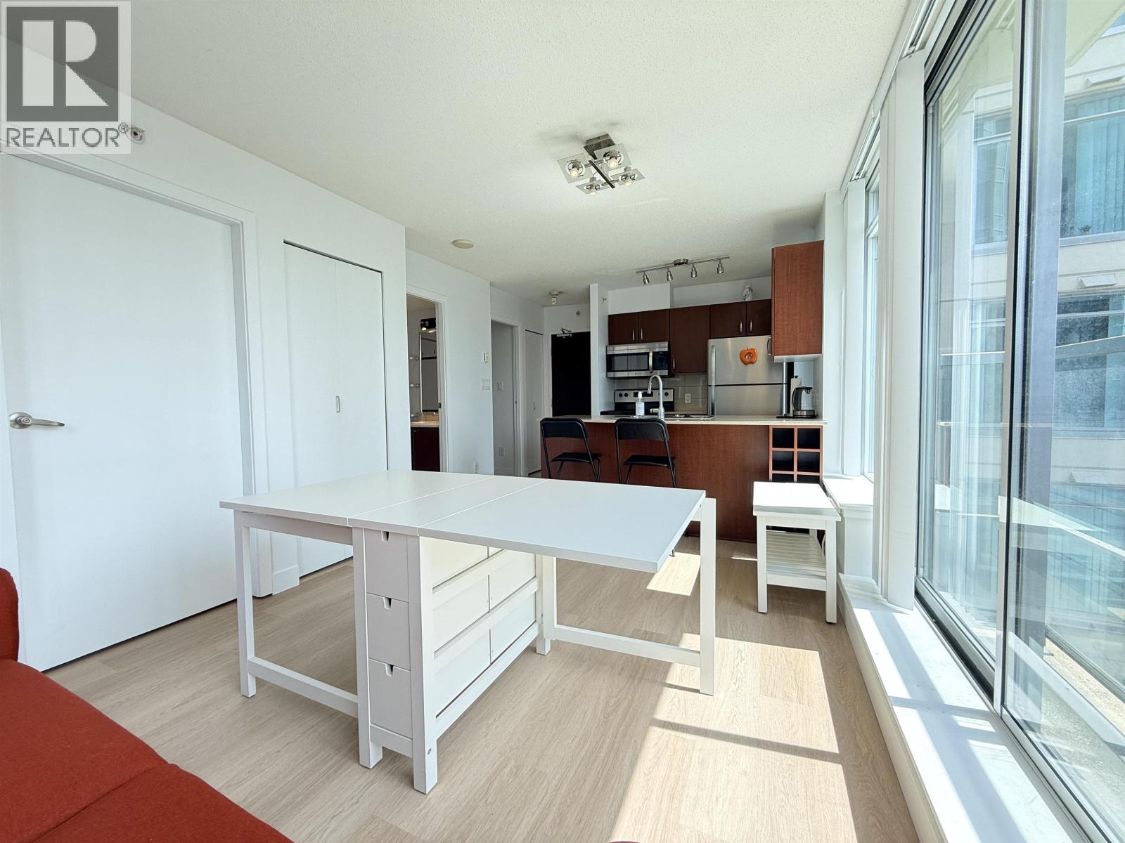 1407 610 Granville Street, Vancouver, British Columbia  V6C 3T3 - Photo 3 - R3145676