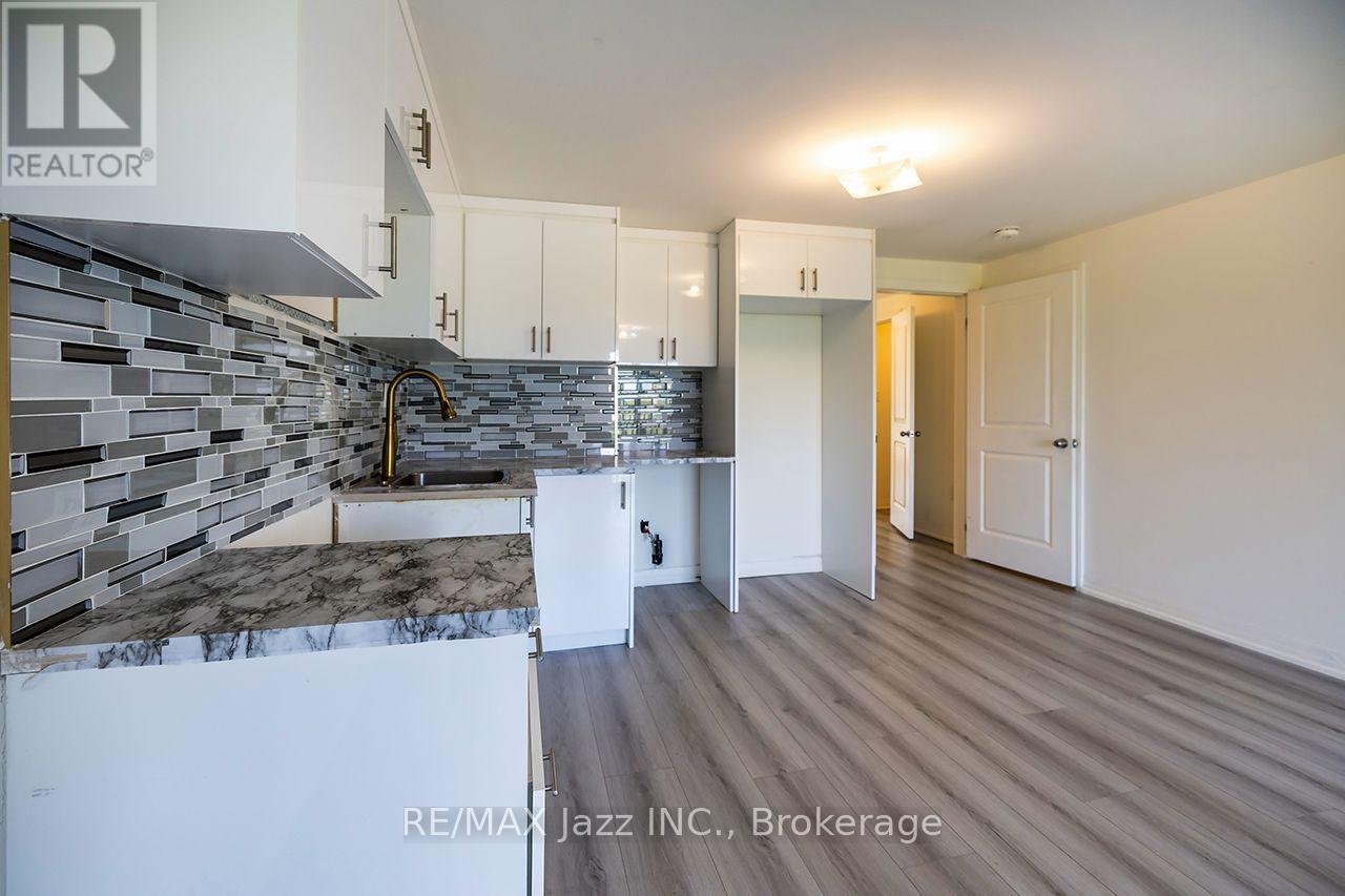 11 Yacht Drive, Clarington, Ontario  L1C 4B1 - Photo 6 - E13558554