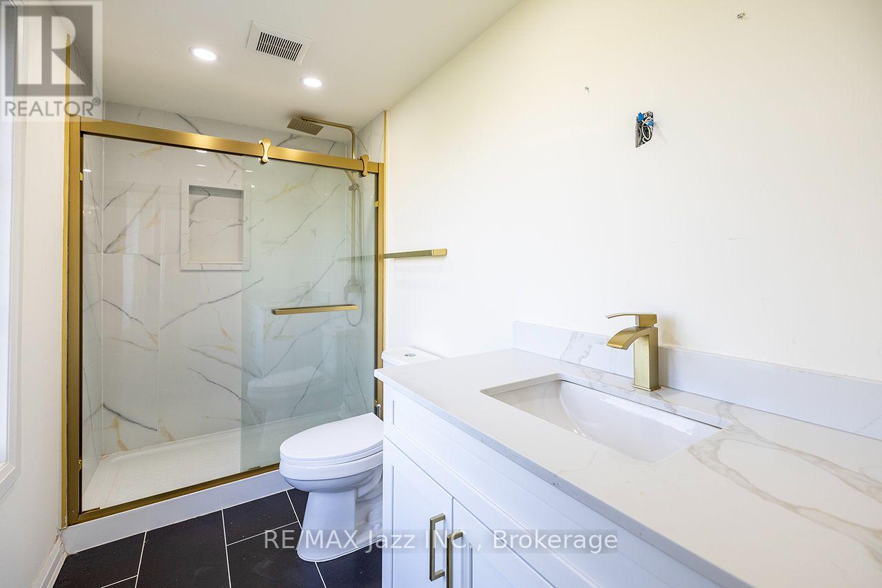 11 Yacht Drive, Clarington, Ontario  L1C 4B1 - Photo 9 - E13558554