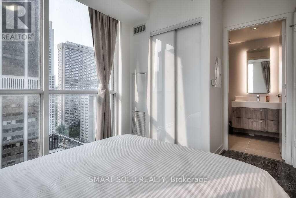 2211 - 1 Yorkville Avenue, Toronto, Ontario  M4W 1L1 - Photo 6 - C13558566
