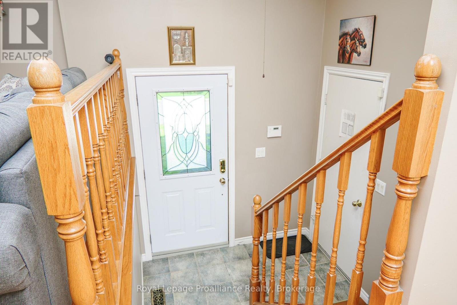 44 Ireland Drive, Quinte West, Ontario  K8V 5X3 - Photo 4 - X13558464