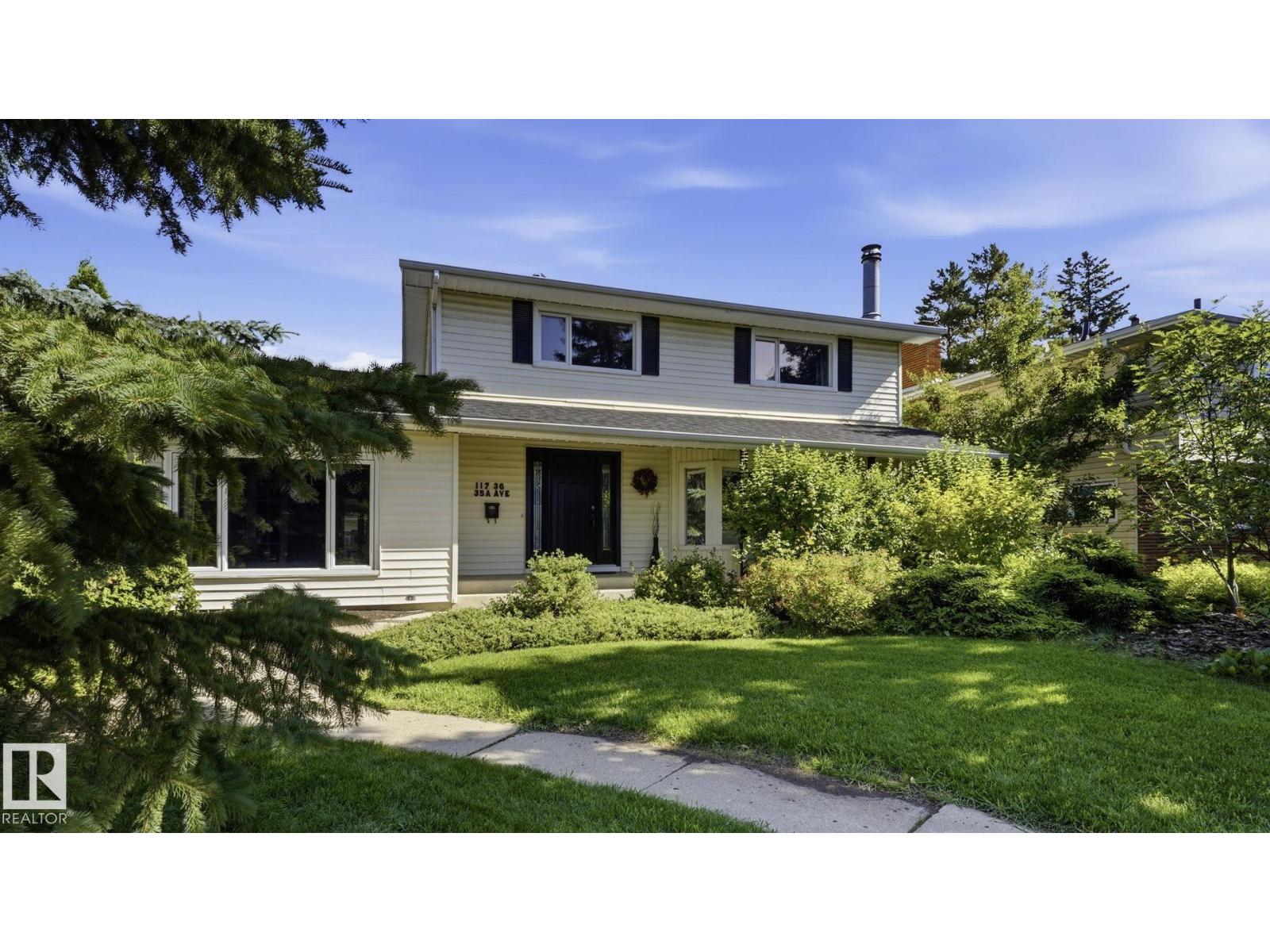 11736 35a Av NW, Edmonton, Alberta  T6J 0B5 - Photo 2 - E4498571
