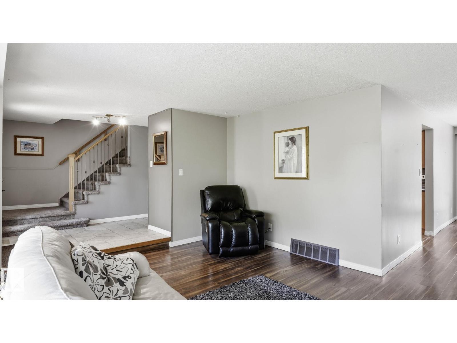 11736 35a Av NW, Edmonton, Alberta  T6J 0B5 - Photo 7 - E4498571