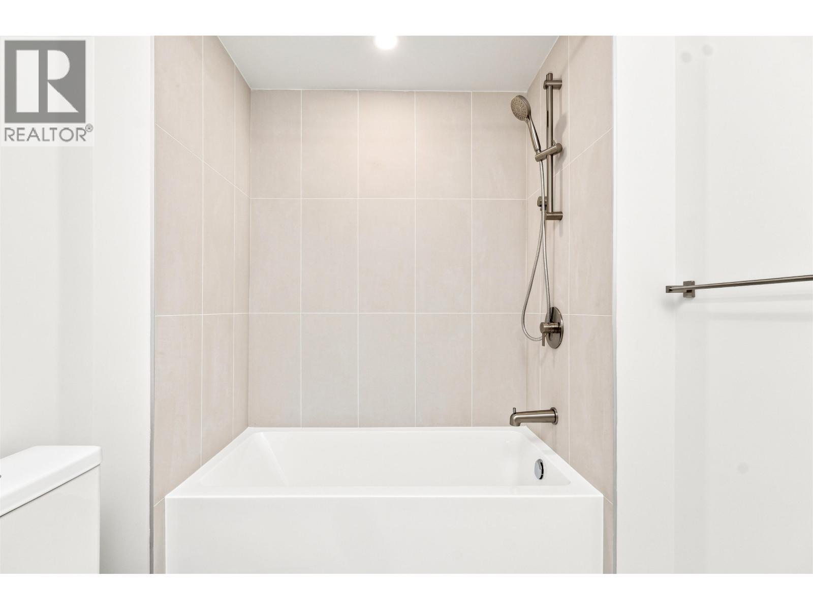 416 82 First Street, New Westminster, British Columbia  V3L 0L8 - Photo 10 - R3145280