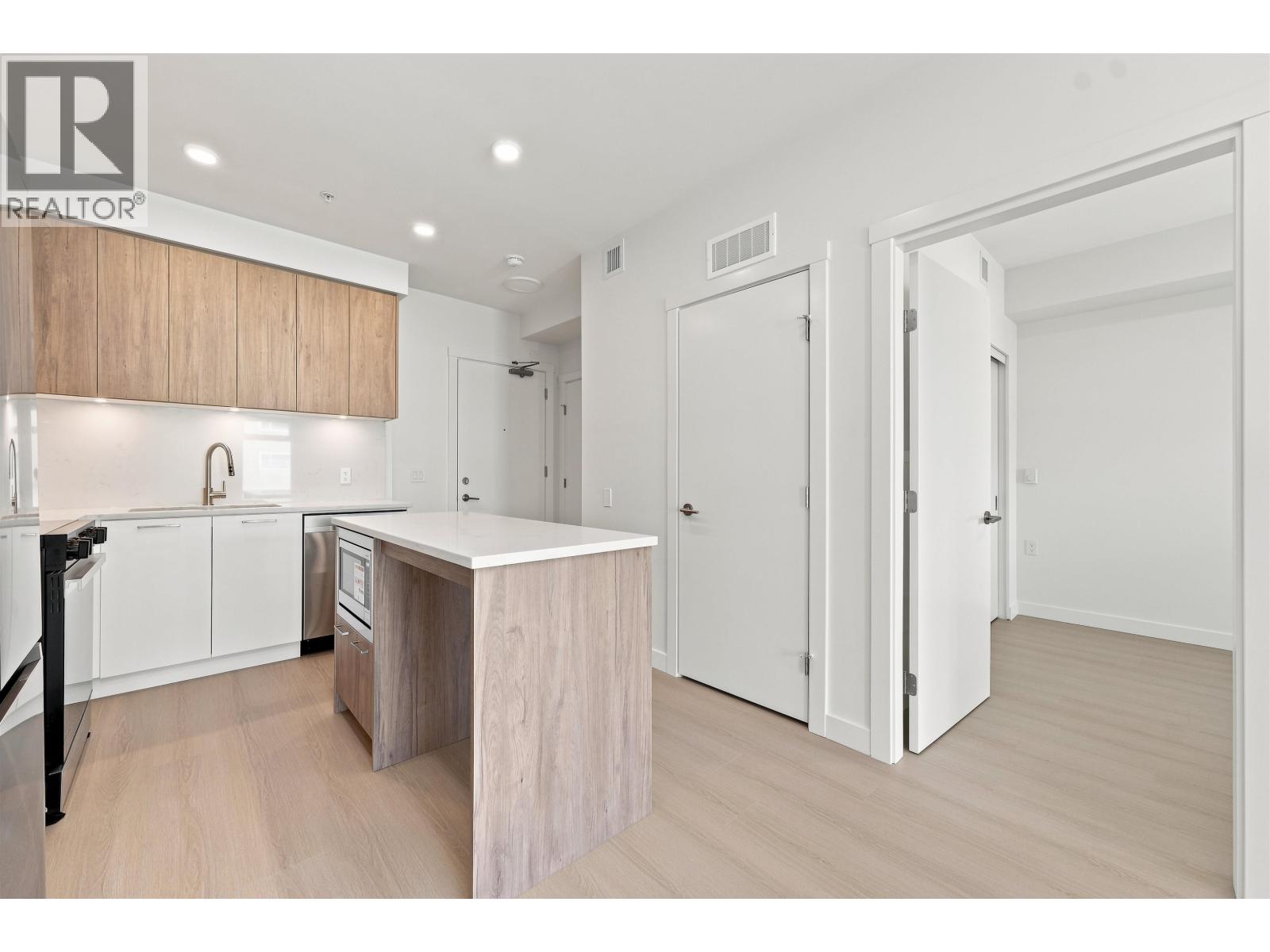 416 82 First Street, New Westminster, British Columbia  V3L 0L8 - Photo 4 - R3145280