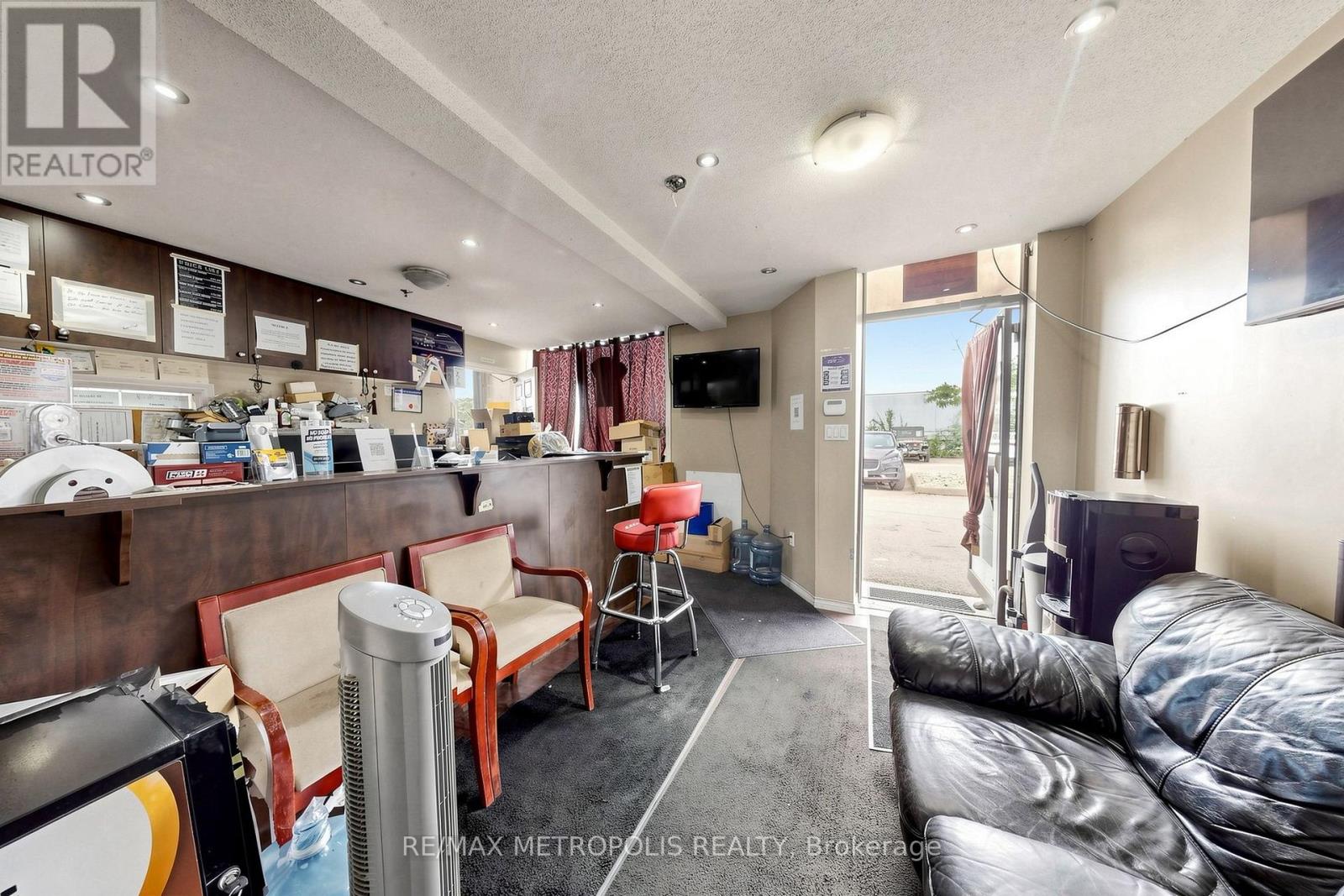 4 - 7089 Torbram Road, Mississauga, Ontario L4T 1G7 - Photo 13 - W13558246