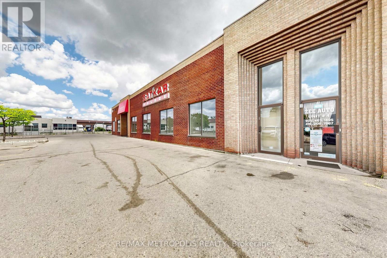 4 - 7089 Torbram Road, Mississauga, Ontario L4T 1G7 - Photo 4 - W13558246