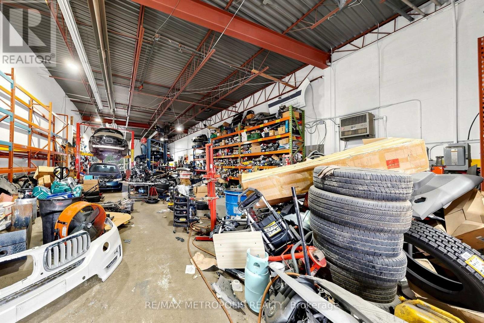 4 - 7089 Torbram Road, Mississauga, Ontario L4T 1G7 - Photo 8 - W13558246