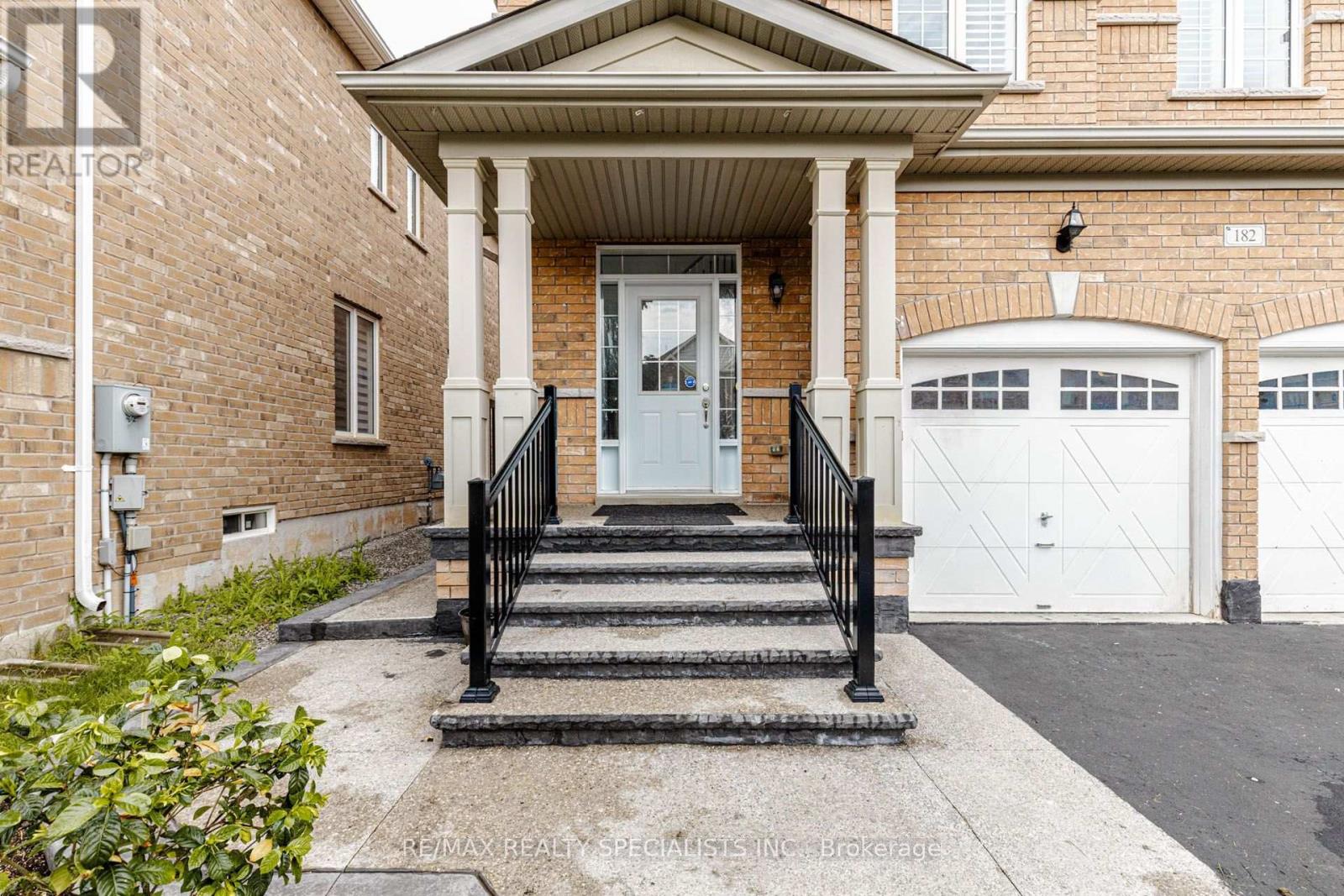 182 Allegro Drive, Brampton, Ontario  L6Y 5Y6 - Photo 3 - W13558498