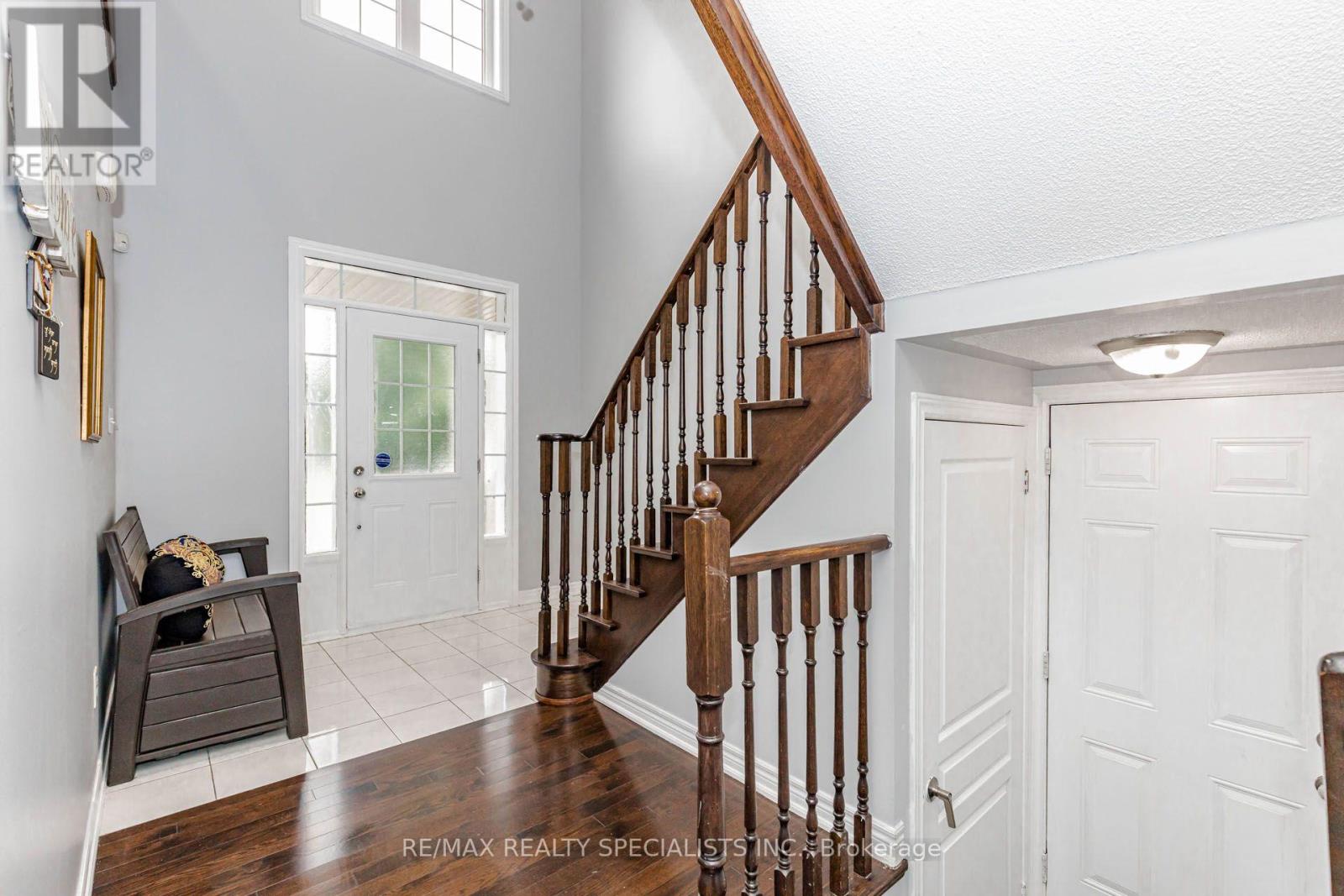 182 Allegro Drive, Brampton, Ontario  L6Y 5Y6 - Photo 5 - W13558498