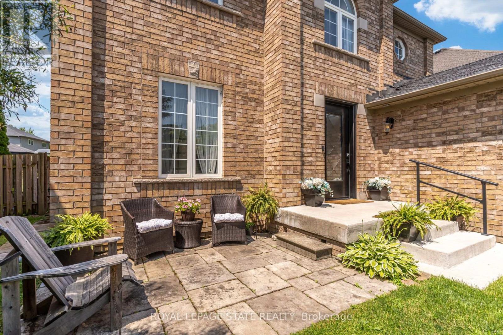 90 Davidson Boulevard, Hamilton, Ontario  L9H 7M3 - Photo 2 - X13558508