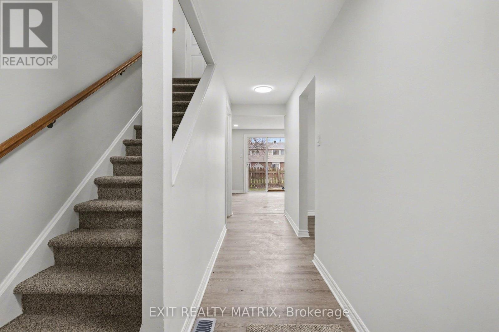 B - 1468 Heatherington Road, Ottawa, Ontario  K1V 6S1 - Photo 4 - X13216024