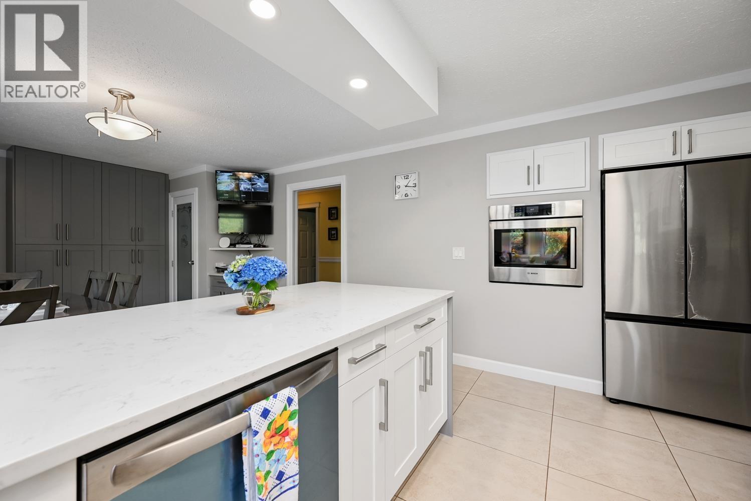 24089 Lougheed Highway, Maple Ridge, British Columbia V2W 1G2 - Photo 33 - R3145415