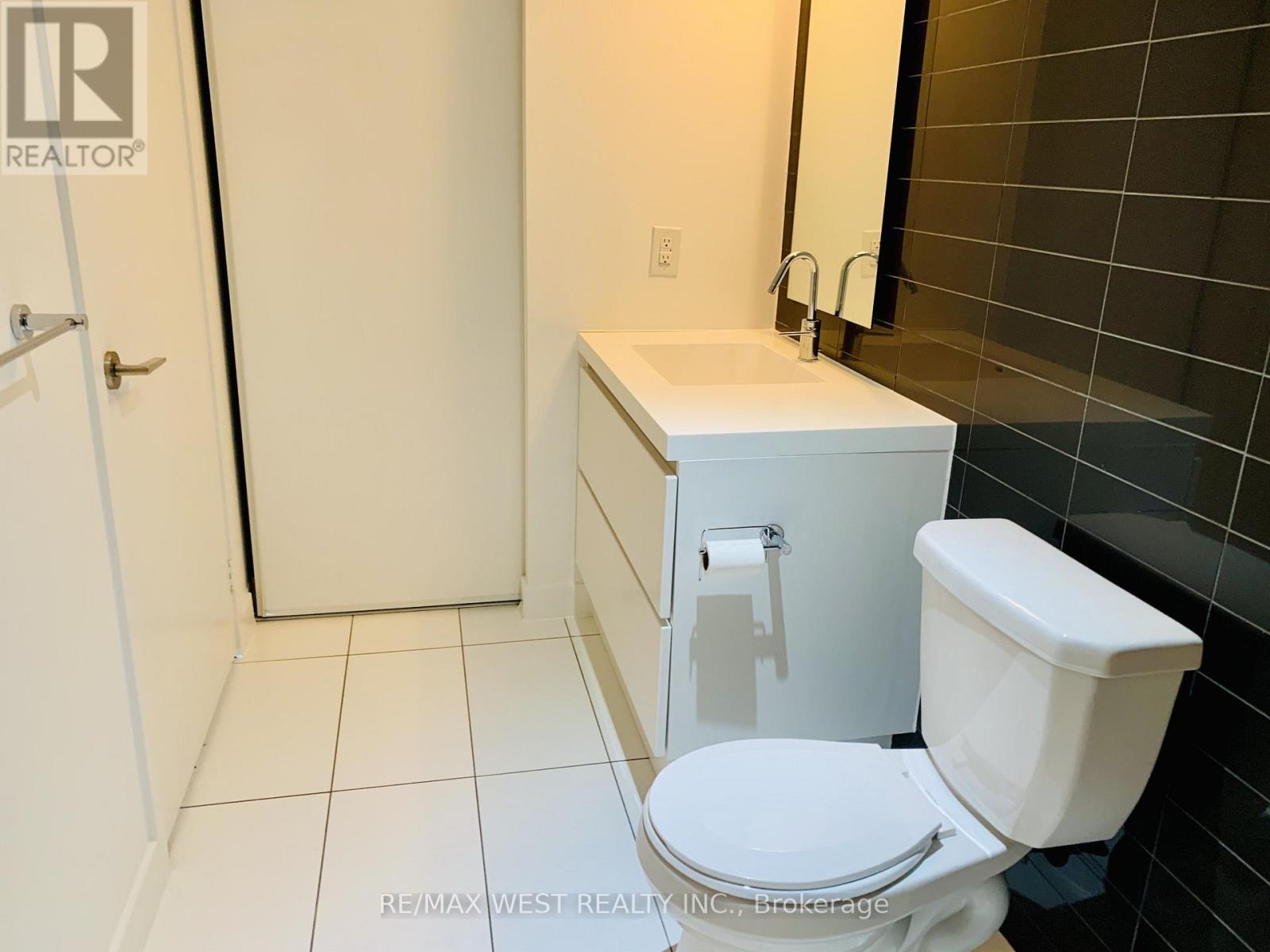 2902 - 75 Queens Wharf Road, Toronto (Waterfront Communities), Ontario  M5V 0J8 - Photo 10 - C13160504