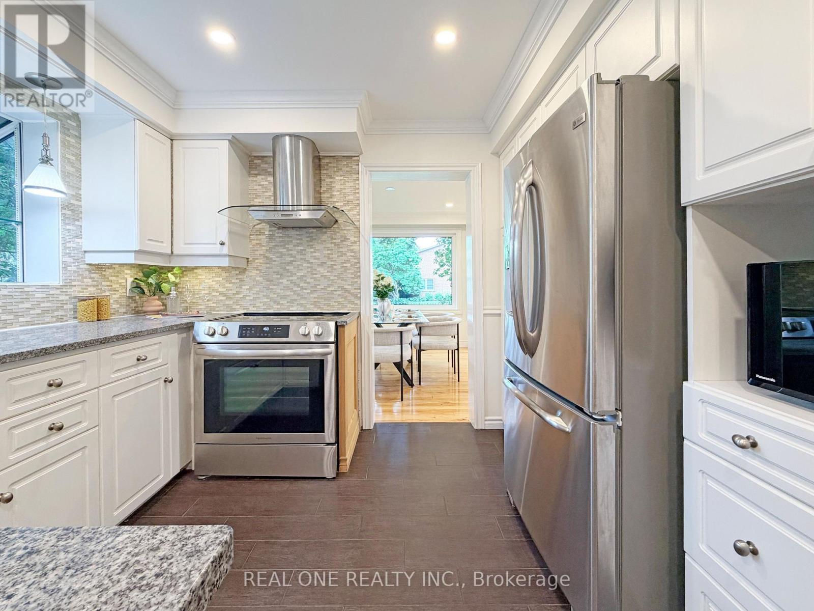 1585 Crombie Road, Mississauga, Ontario  L5J 4J1 - Photo 19 - W13493962