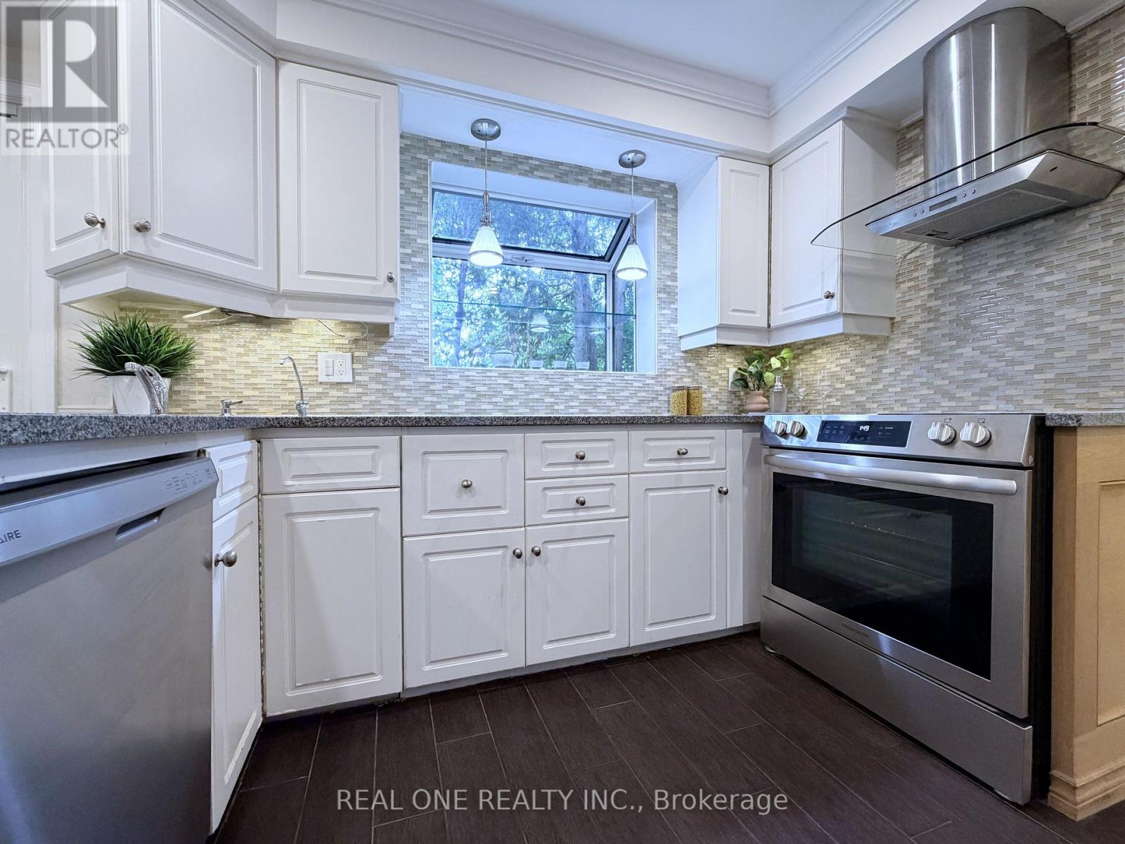 1585 Crombie Road, Mississauga, Ontario  L5J 4J1 - Photo 20 - W13493962