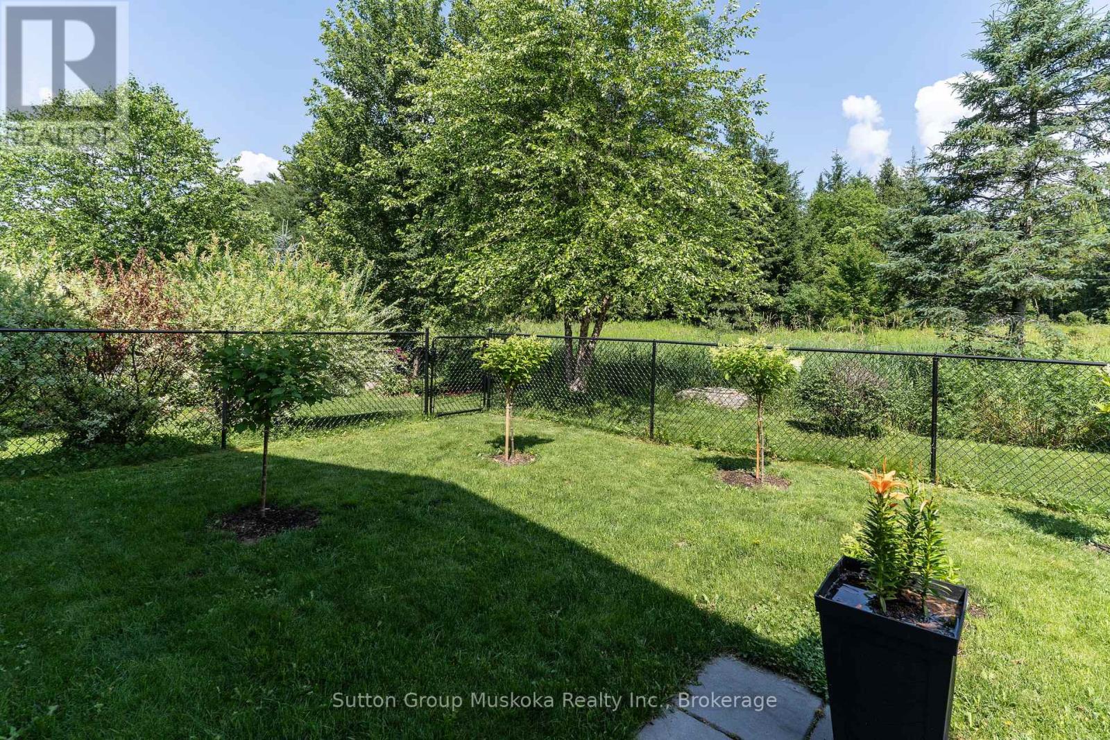 6 - 11 Autumn Lane, Huntsville, Ontario  P1H 0C7 - Photo 5 - X13558634