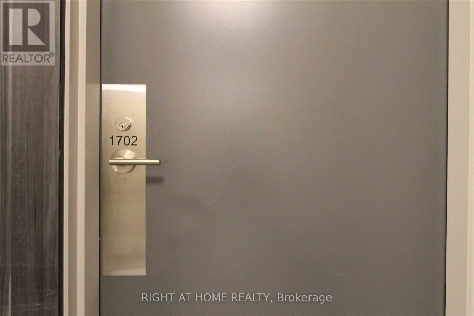 1702# - 38 FOREST MANOR ROAD, Toronto (Henry Farm)