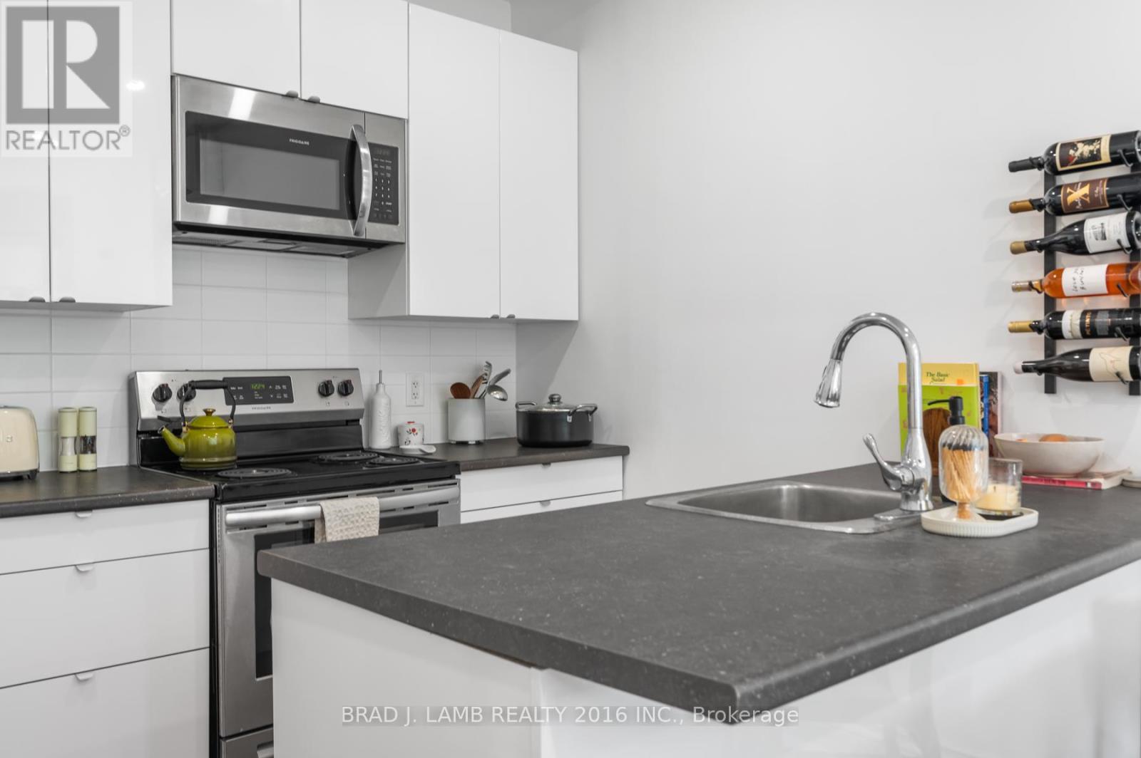 1 - 56 Wright Avenue, Toronto, Ontario  M6R 1K8 - Photo 17 - W13558578