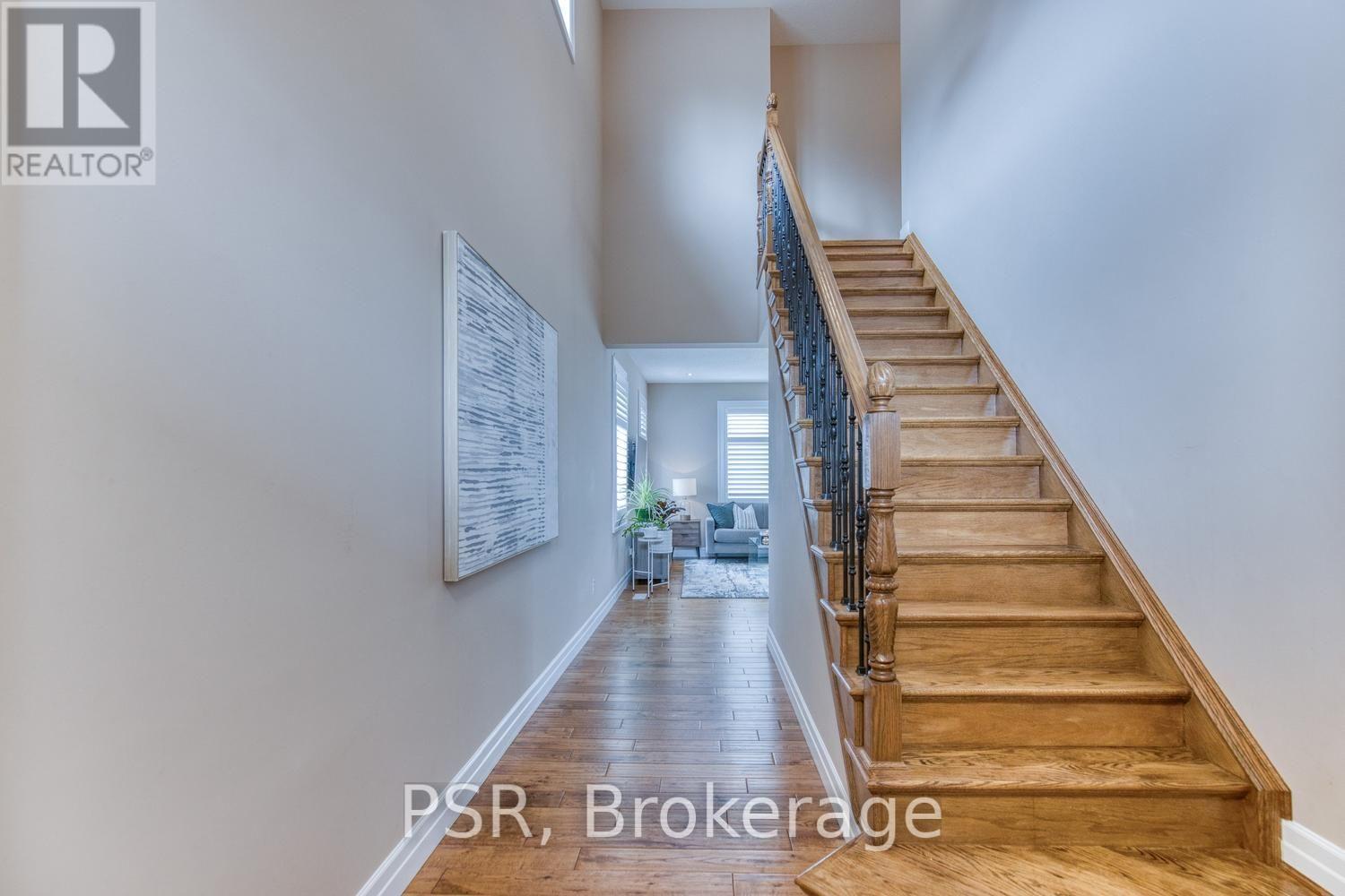 540 Landgren Court, Waterloo, Ontario  N2A 4J7 - Photo 4 - X13558750