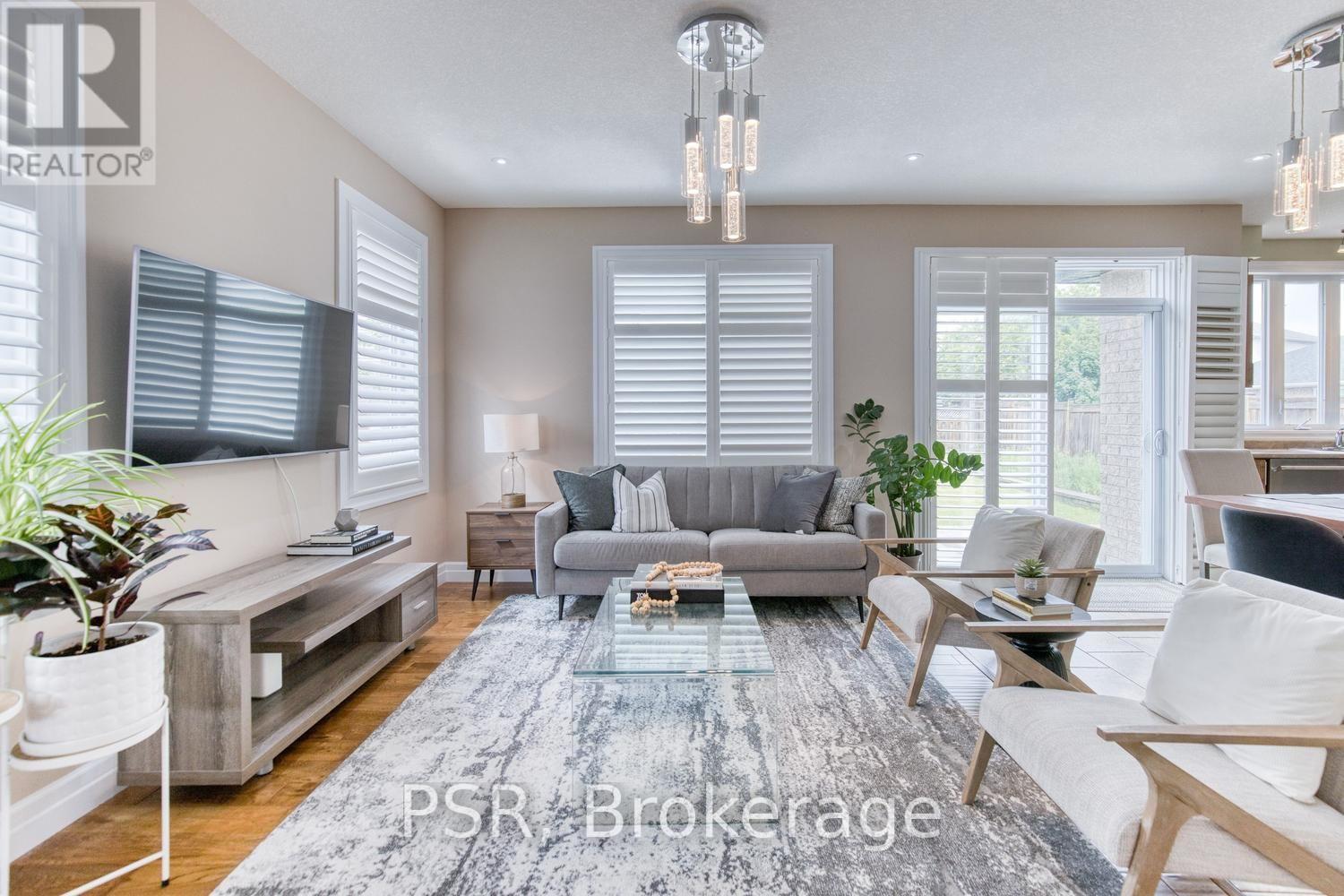 540 Landgren Court, Waterloo, Ontario  N2A 4J7 - Photo 5 - X13558750